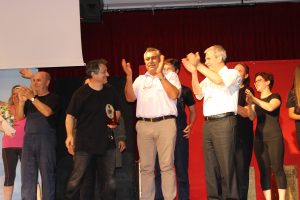 Ayaktakımı Tiyatro Topluluğu’nun “Bir Sorumlu Aranıyor Tüm Ülke Taranıyor”  adlı oyunu büyük ilgi gördü