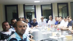 İşçiler fabrikaya alkışlarla girdi