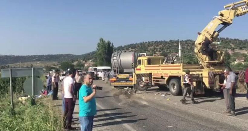 Manisa’da katliam gibi kaza: 15 tarım işçisi öldü