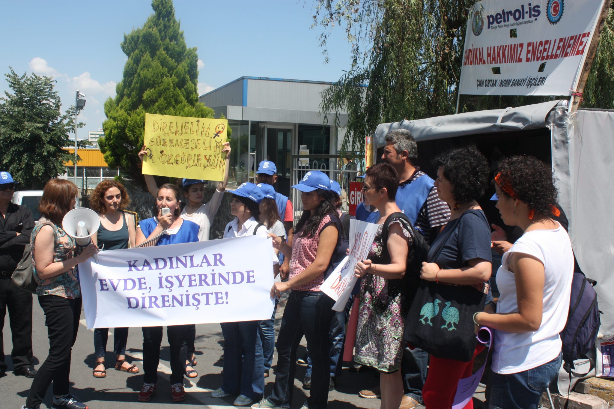 Kadınlar Direniş Alanlarında
