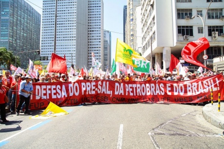 Yeterince tartışılmadığı için Brezilya Senatosu Petrobras tasarısının oylamasını erteliyor