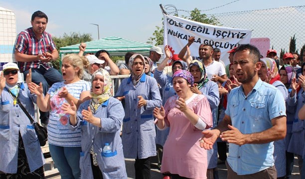 İşçiler hakları için direniyor, patron saldırıyor!