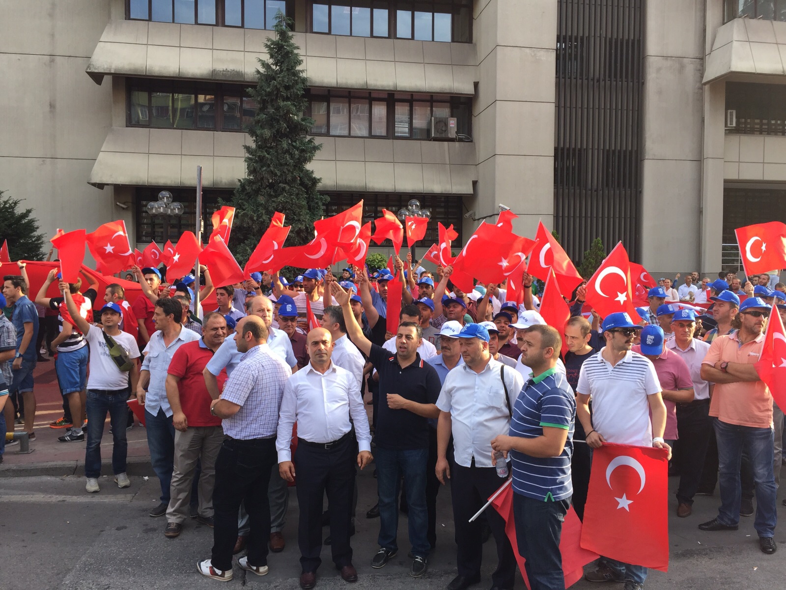 Kocaeli şehitleri için yürüdü