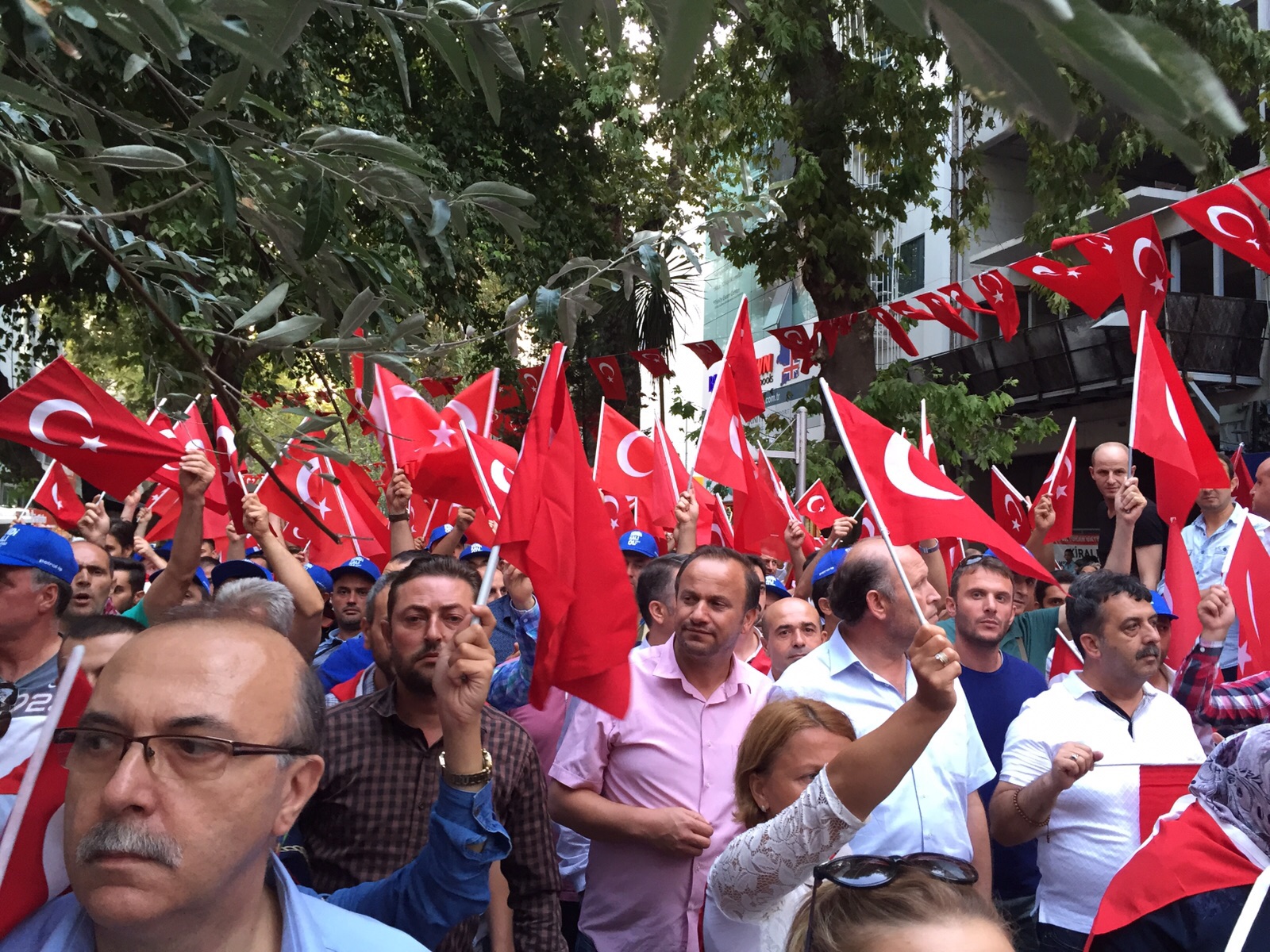 Kocaeli şehitleri için yürüdü