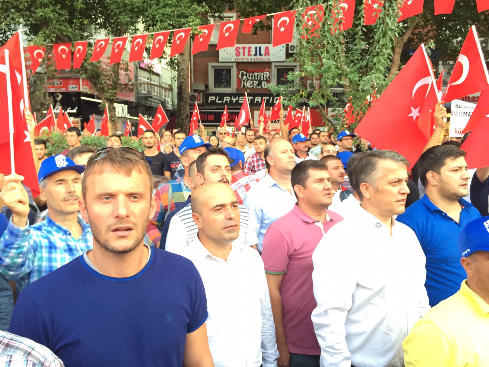 Kocaeli şehitleri için yürüdü