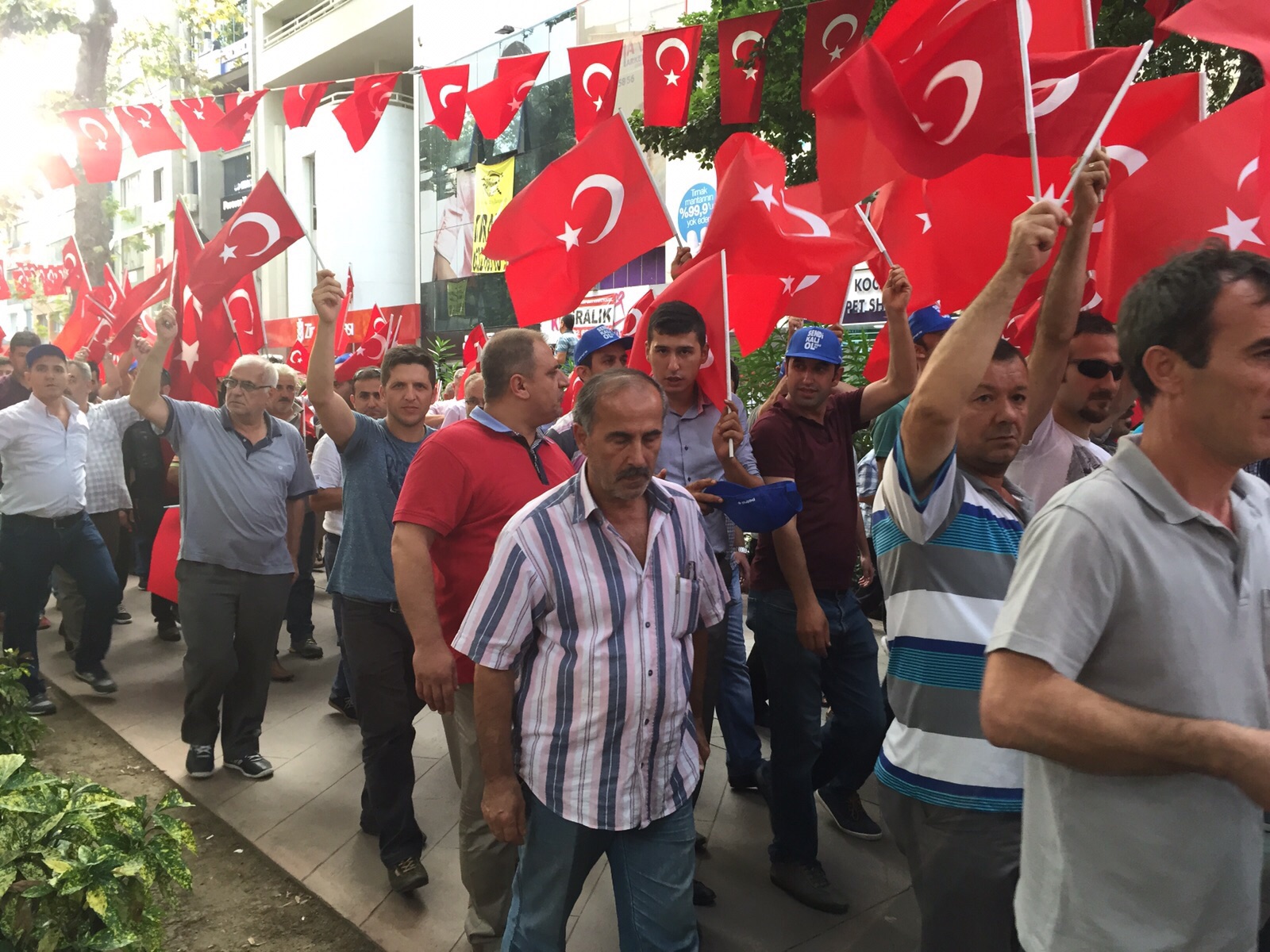 Kocaeli şehitleri için yürüdü