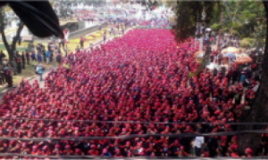 Endonezya’da binlerce işçi asgari ücret için sokaklarda