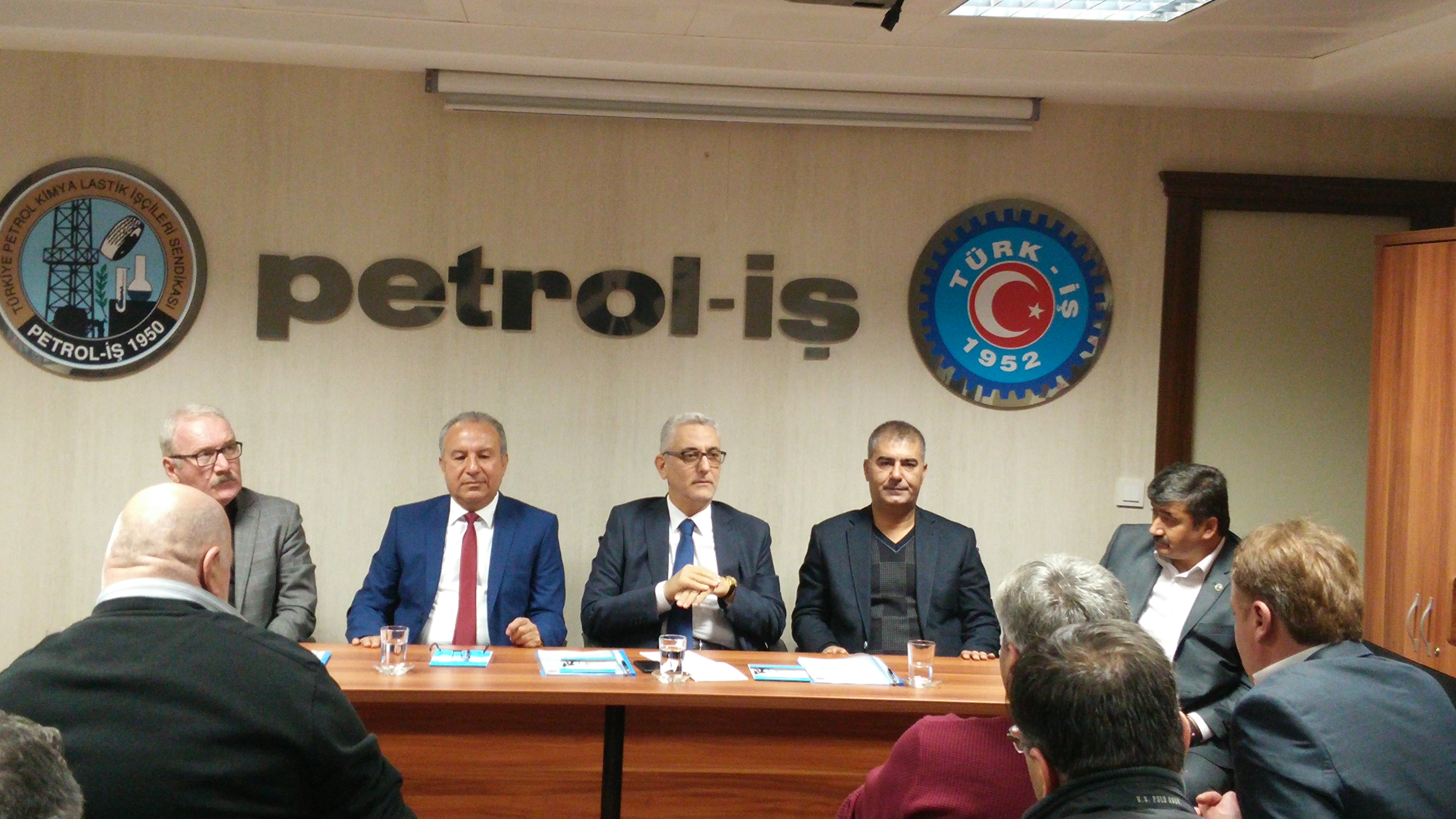 Mutlu Akü Çalışanlarından Genel Başkanımız Ali Ufuk Yaşar'a Teşekkür