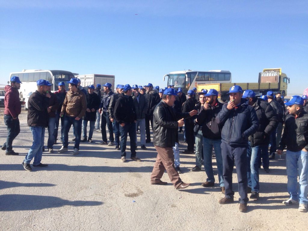 Panplast'ta İşçiler Fabrikaya Kapandı