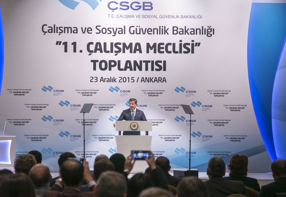 Polisi Sokaklardan Çekin