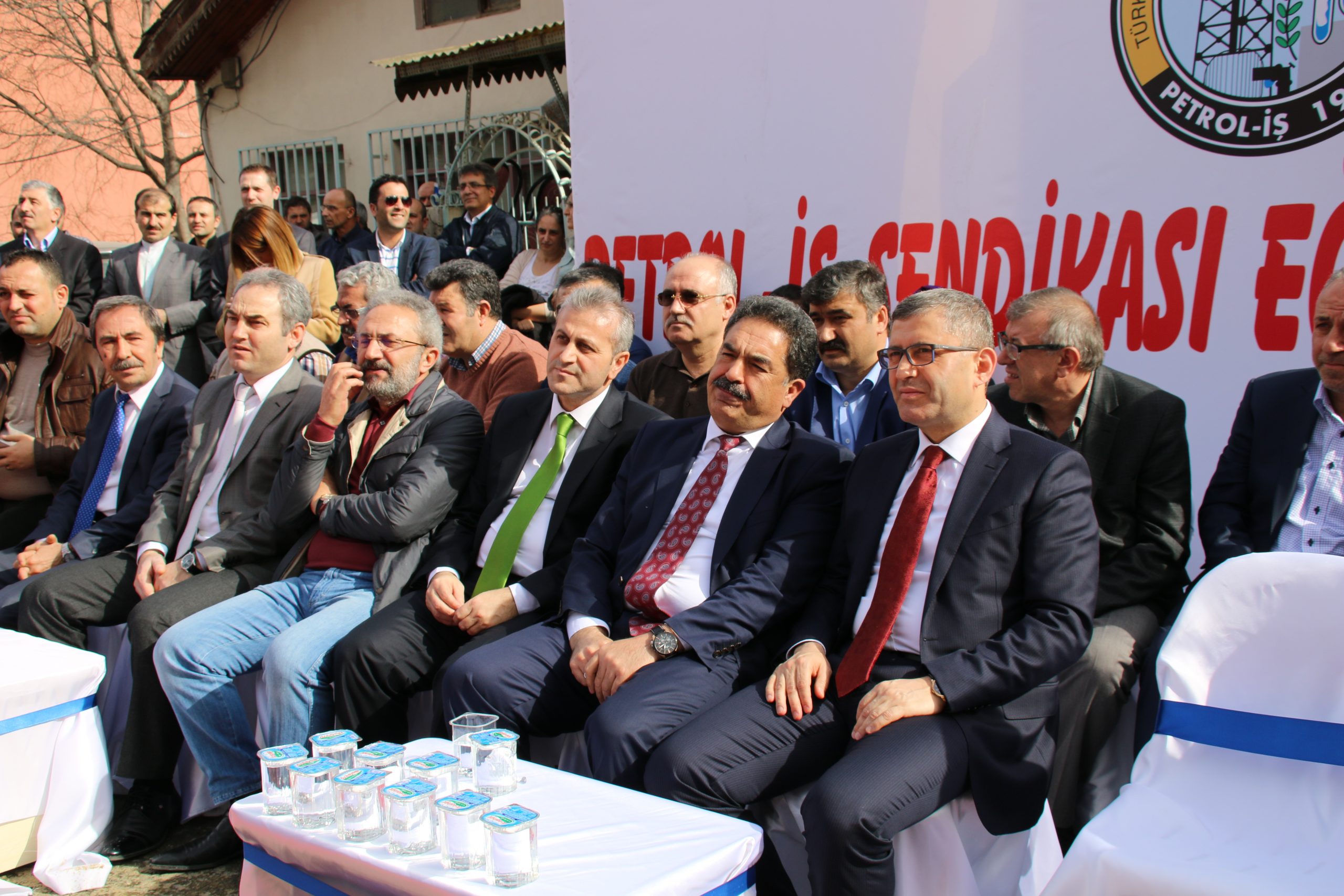 Üsküdar-Burhaniye'de Eğitim Tesisi ve Misafirhanesi Temel Atma Töreni ve Sendikamızın Yeni yapılan salonlarının açılışı