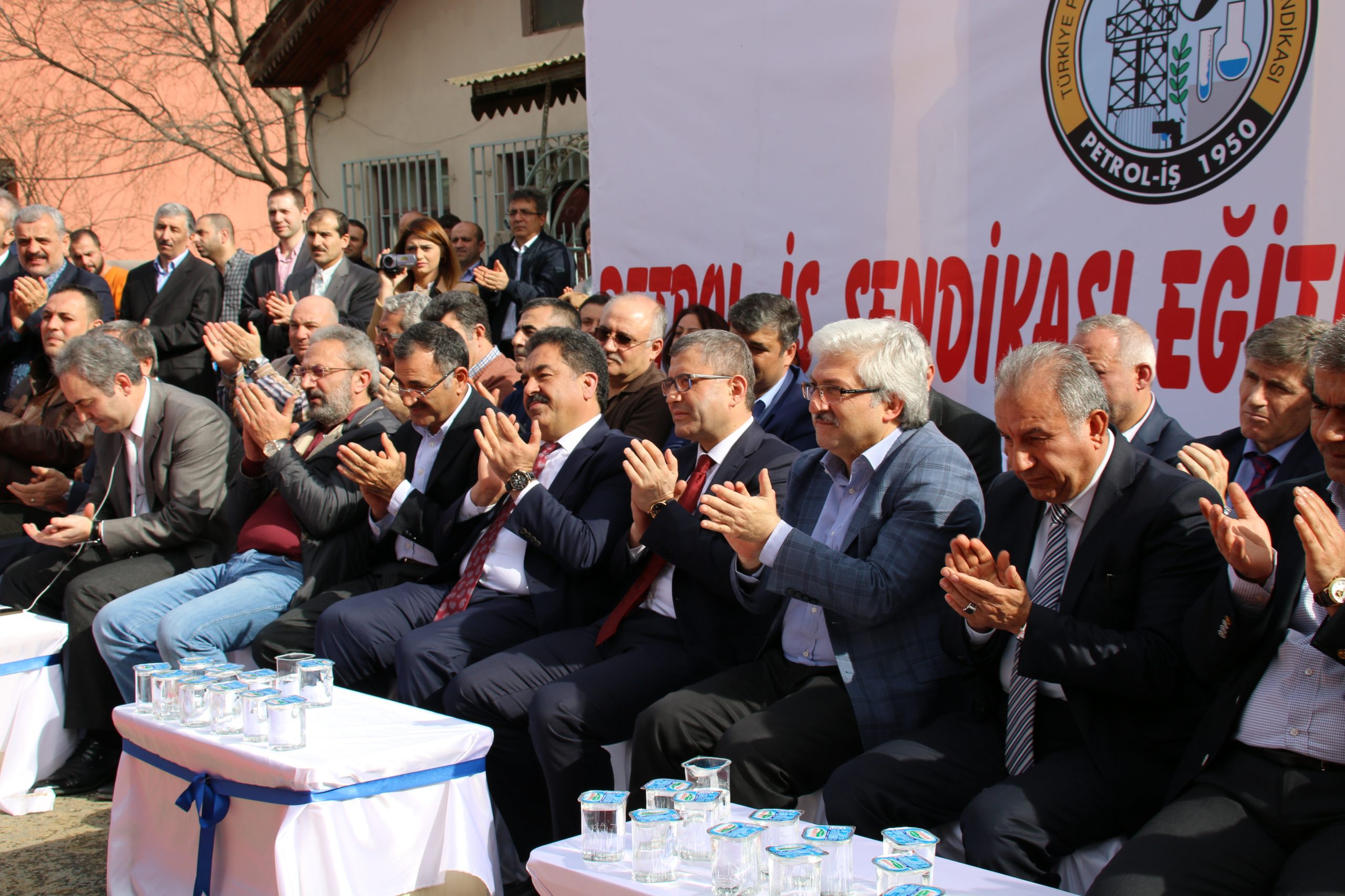 Üsküdar-Burhaniye'de Eğitim Tesisi ve Misafirhanesi Temel Atma Töreni ve Sendikamızın Yeni yapılan salonlarının açılışı