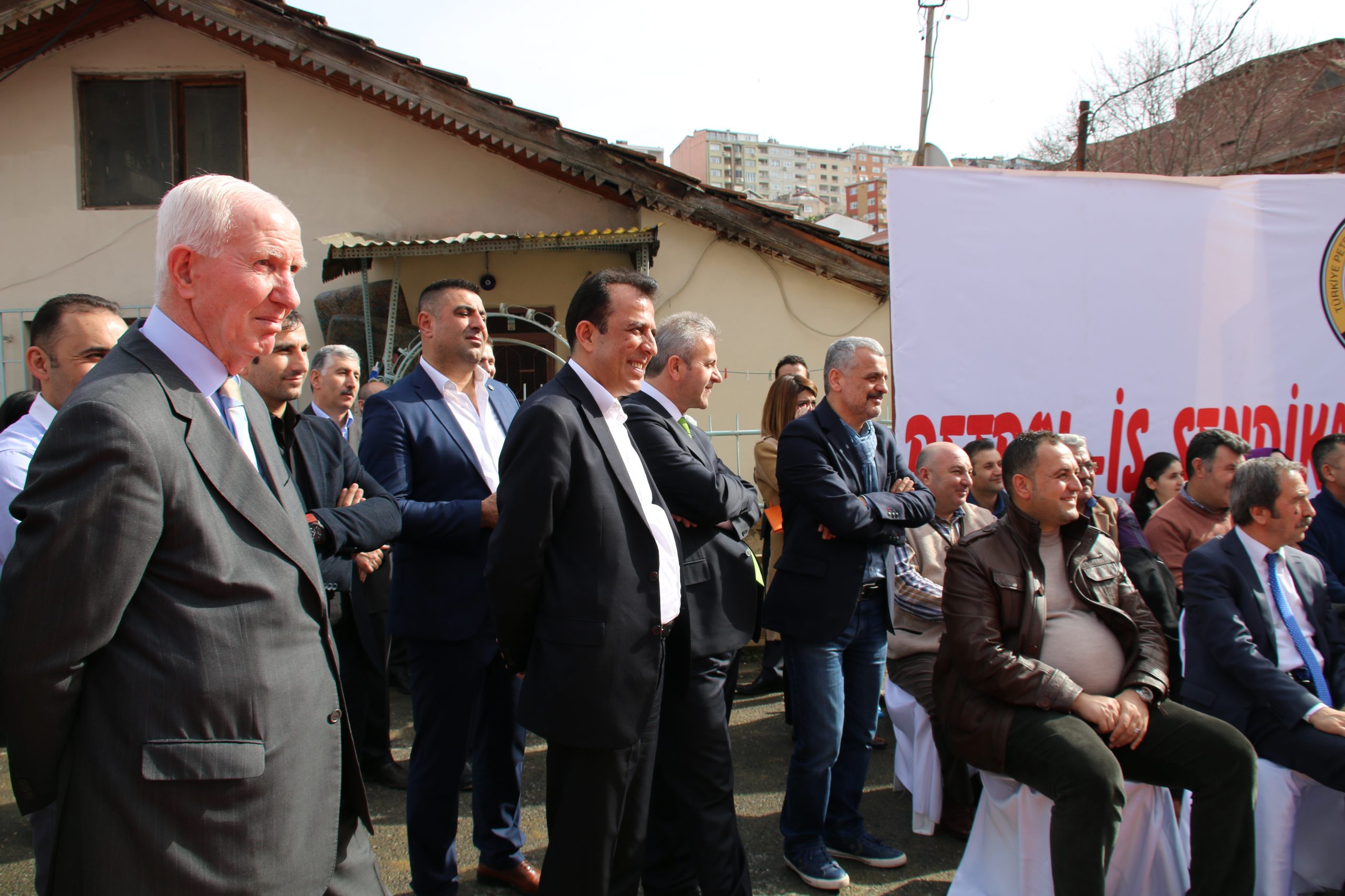 Üsküdar-Burhaniye'de Eğitim Tesisi ve Misafirhanesi Temel Atma Töreni ve Sendikamızın Yeni yapılan salonlarının açılışı