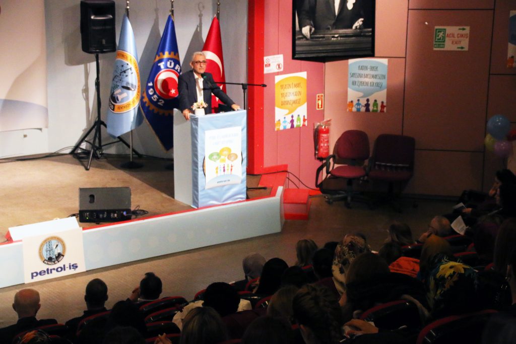KADINLAR, DAHA SIK BİR ARAYA GELME DİLEKLERİYLE AYRILDILAR...