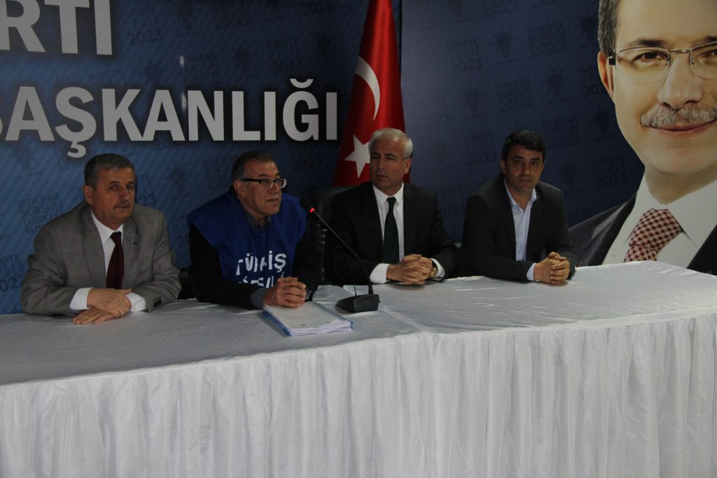 Kırıkkale'de Toplanan İmzalar Ak Parti İl Binasında