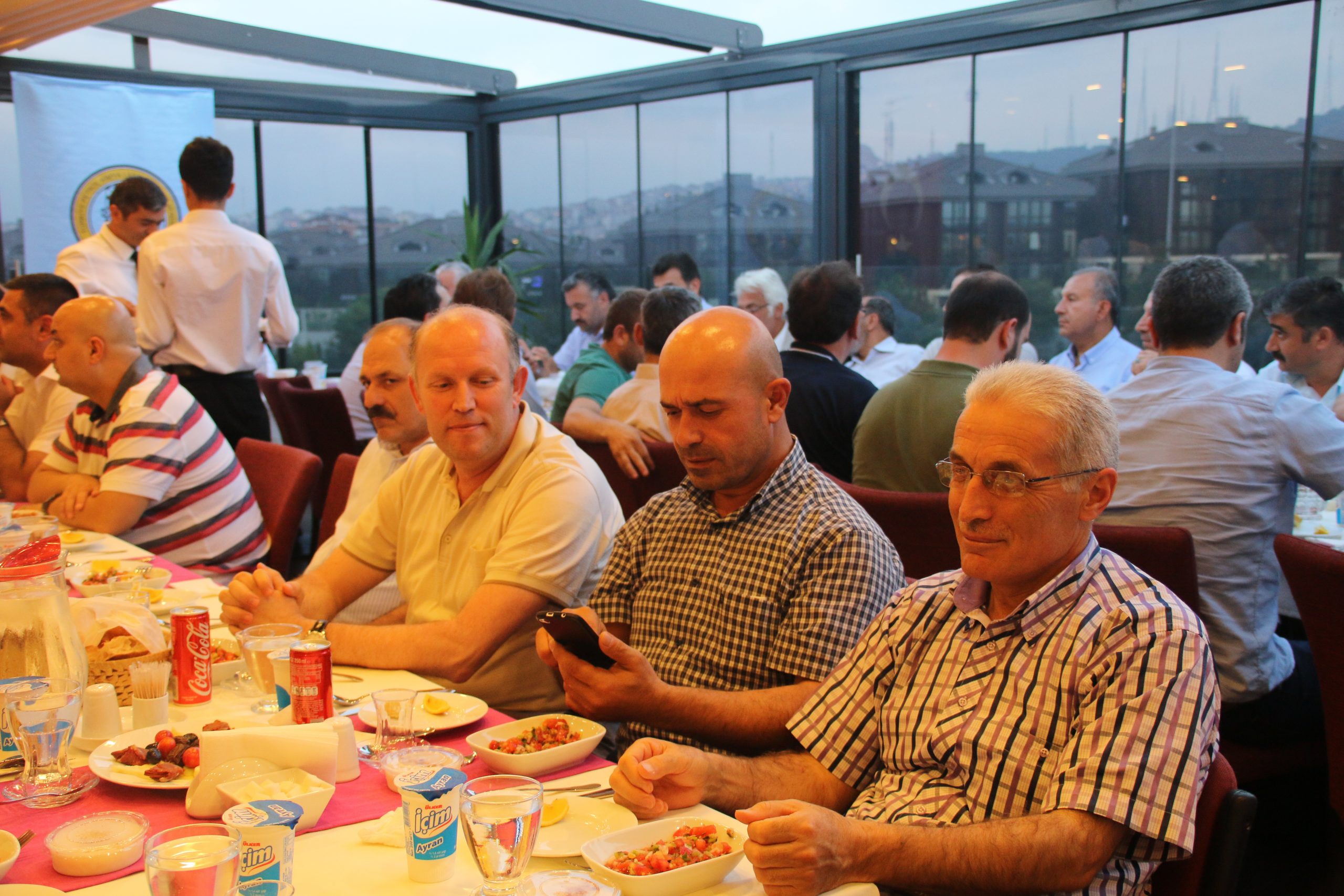 Petrol-İş Genel Merkezi'nde İftar Yemeği