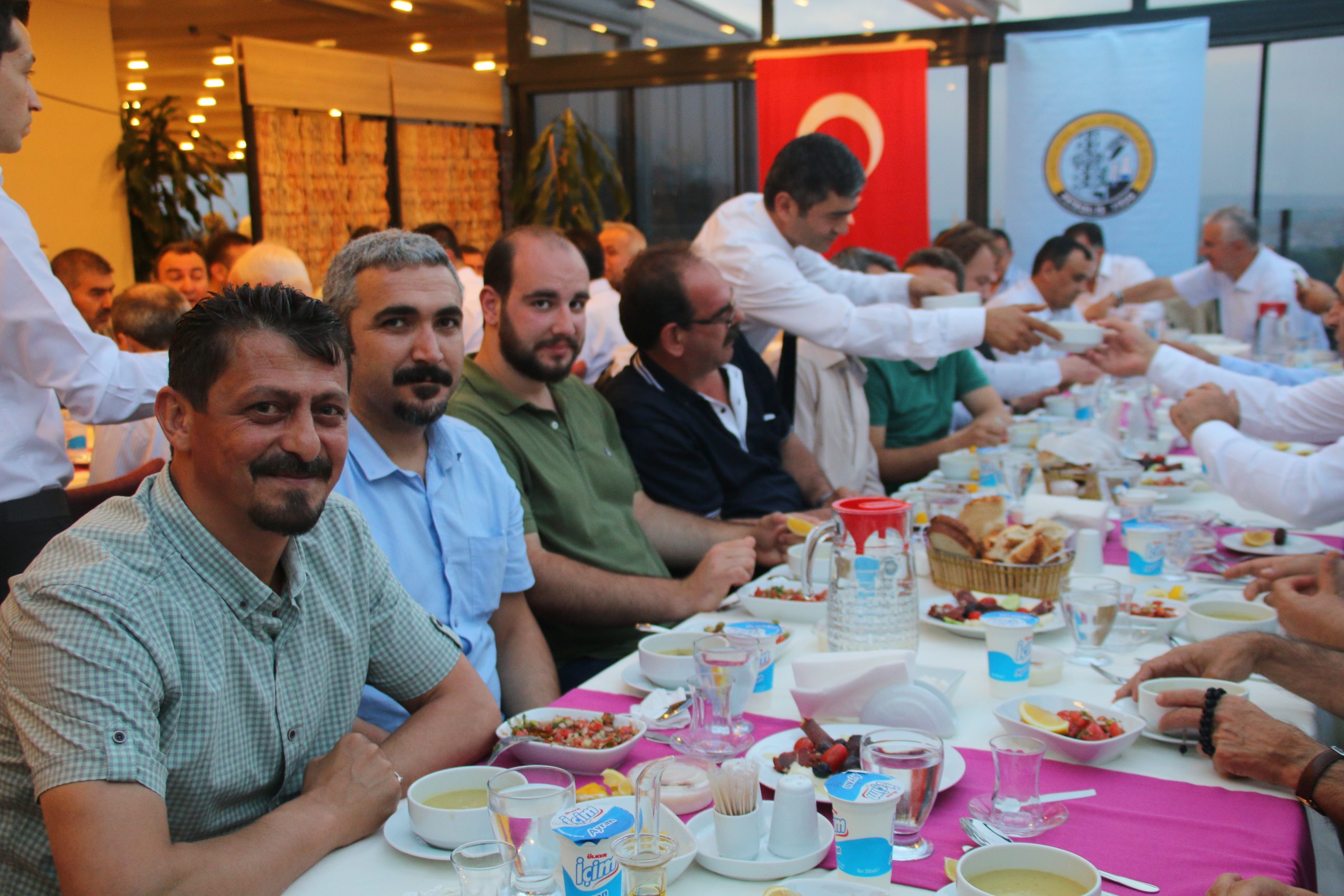 Petrol-İş Genel Merkezi'nde İftar Yemeği