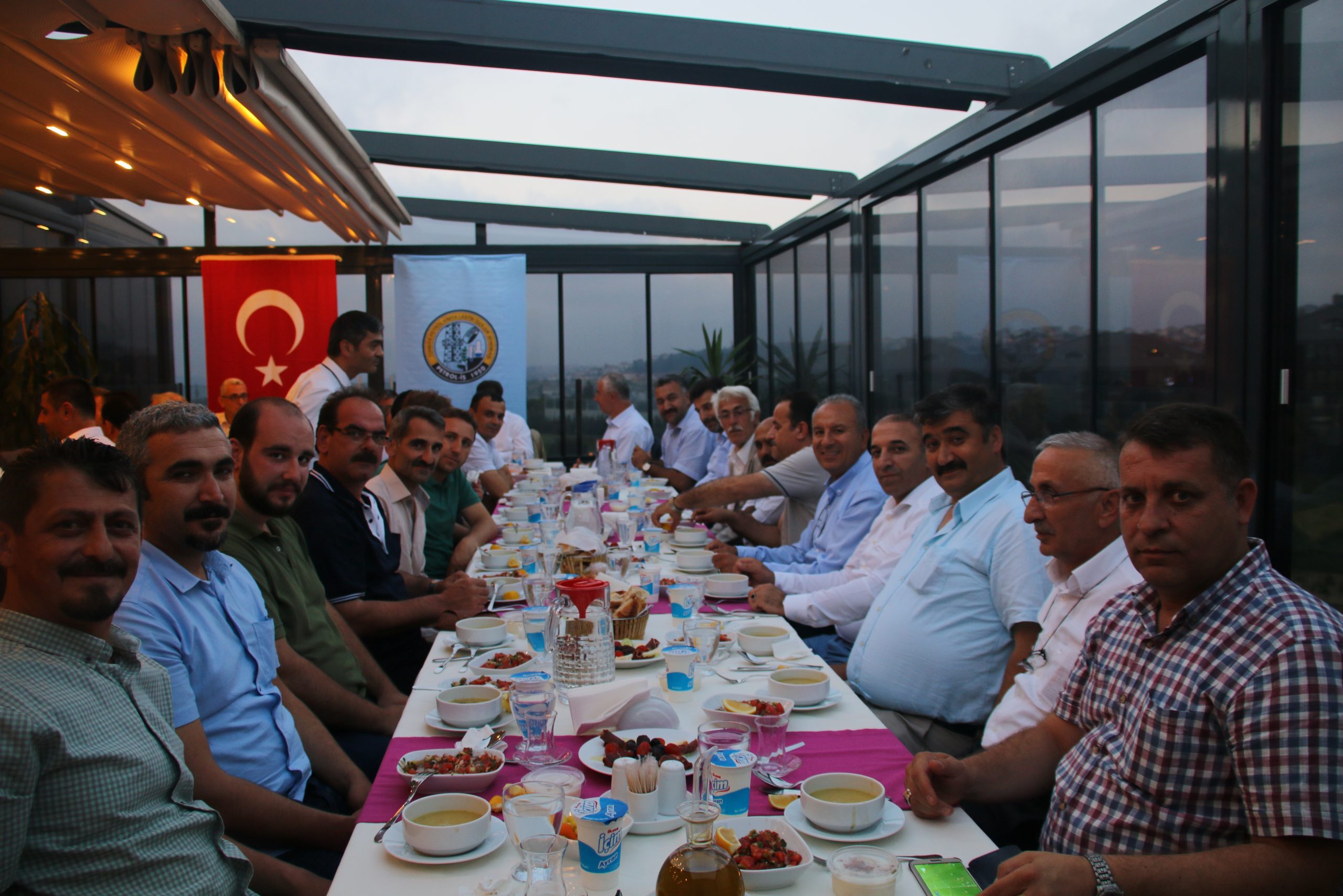 Petrol-İş Genel Merkezi'nde İftar Yemeği