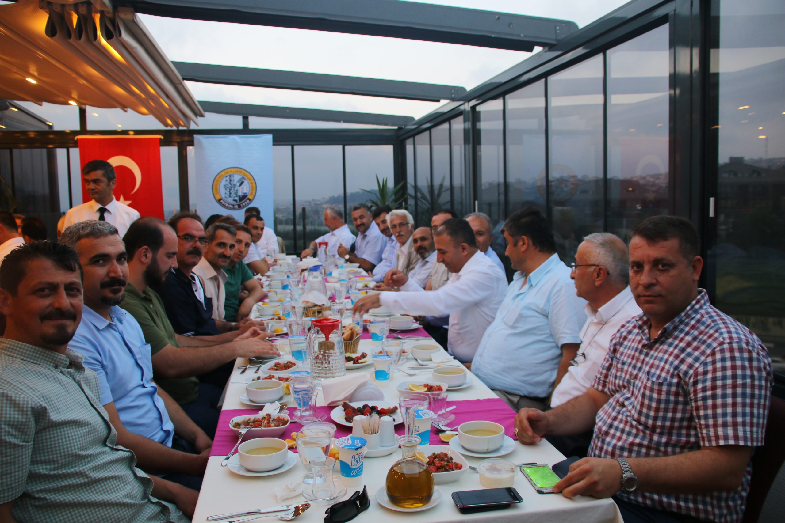 Petrol-İş Genel Merkezi'nde İftar Yemeği