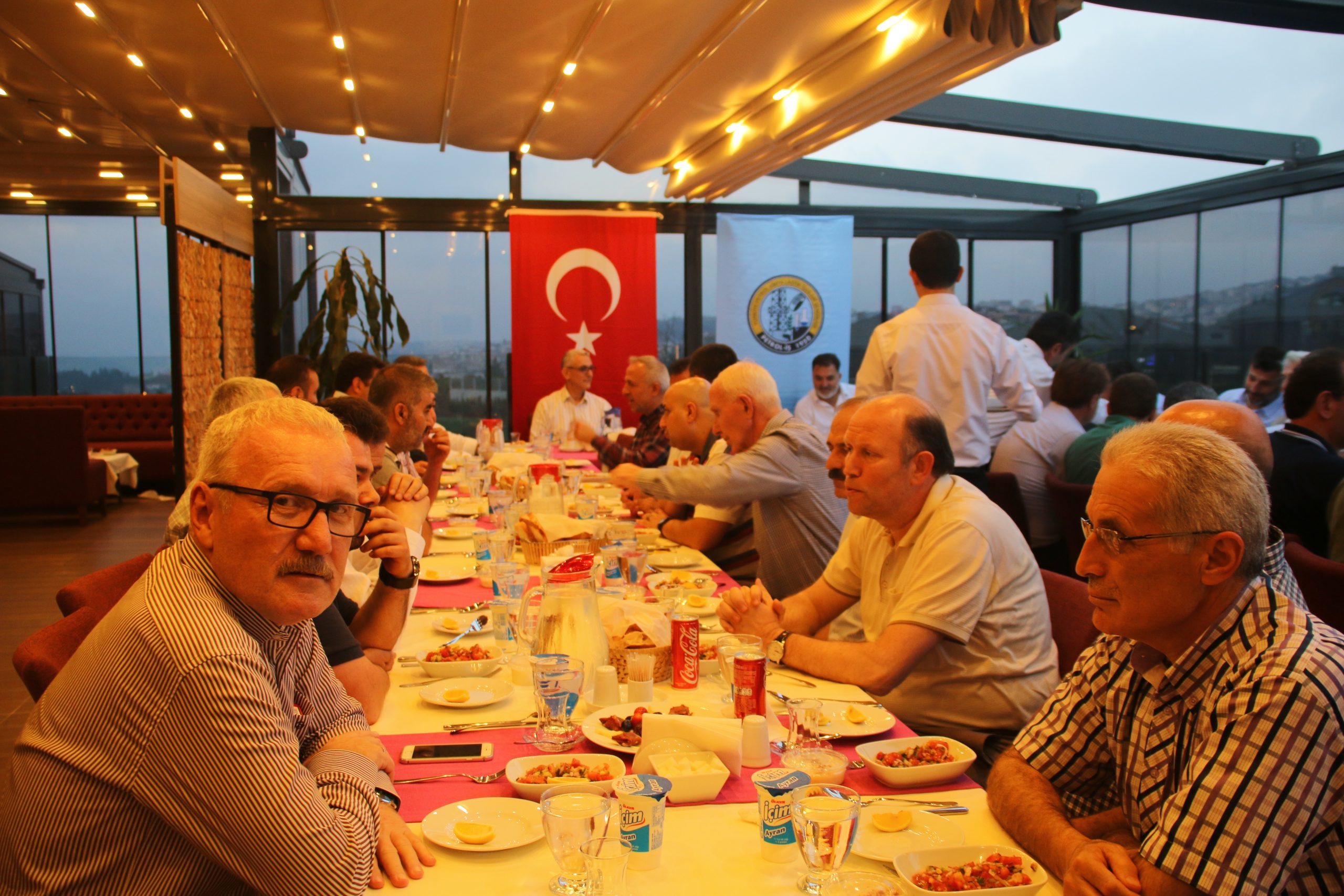 Petrol-İş Genel Merkezi'nde İftar Yemeği