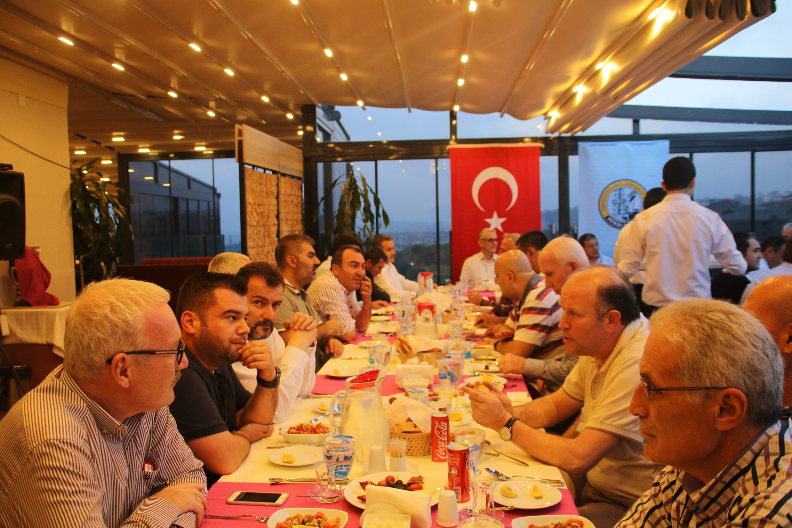 Petrol-İş Genel Merkezi'nde İftar Yemeği