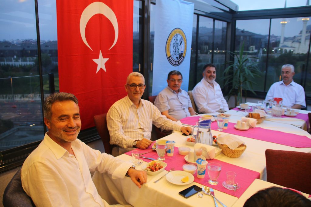 Petrol-İş Genel Merkezi'nde İftar Yemeği