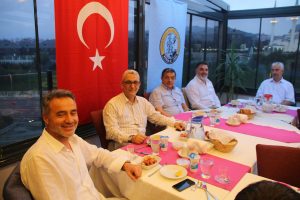 Petrol-İş Genel Merkezi’nde İftar Yemeği