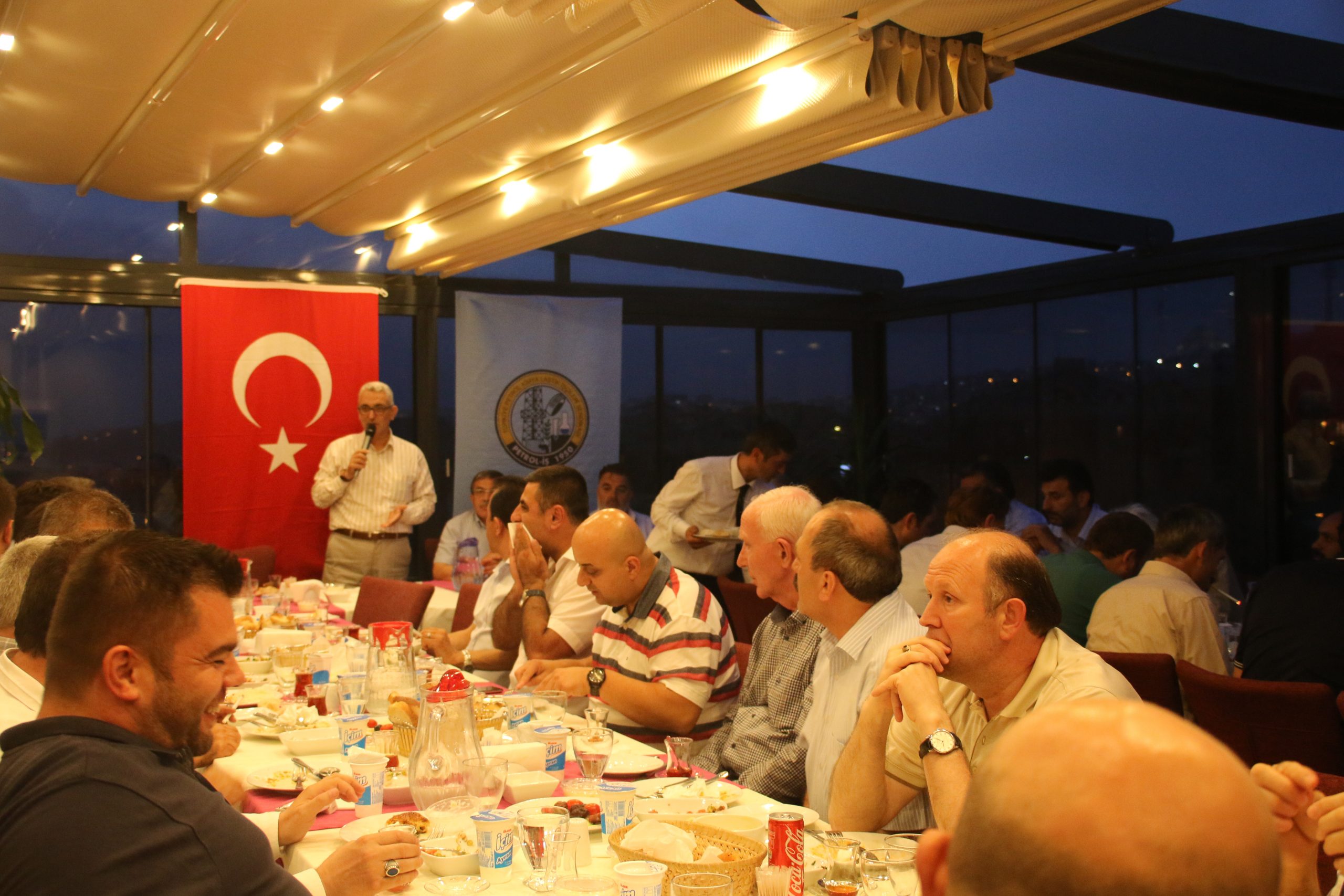 Petrol-İş Genel Merkezi'nde İftar Yemeği