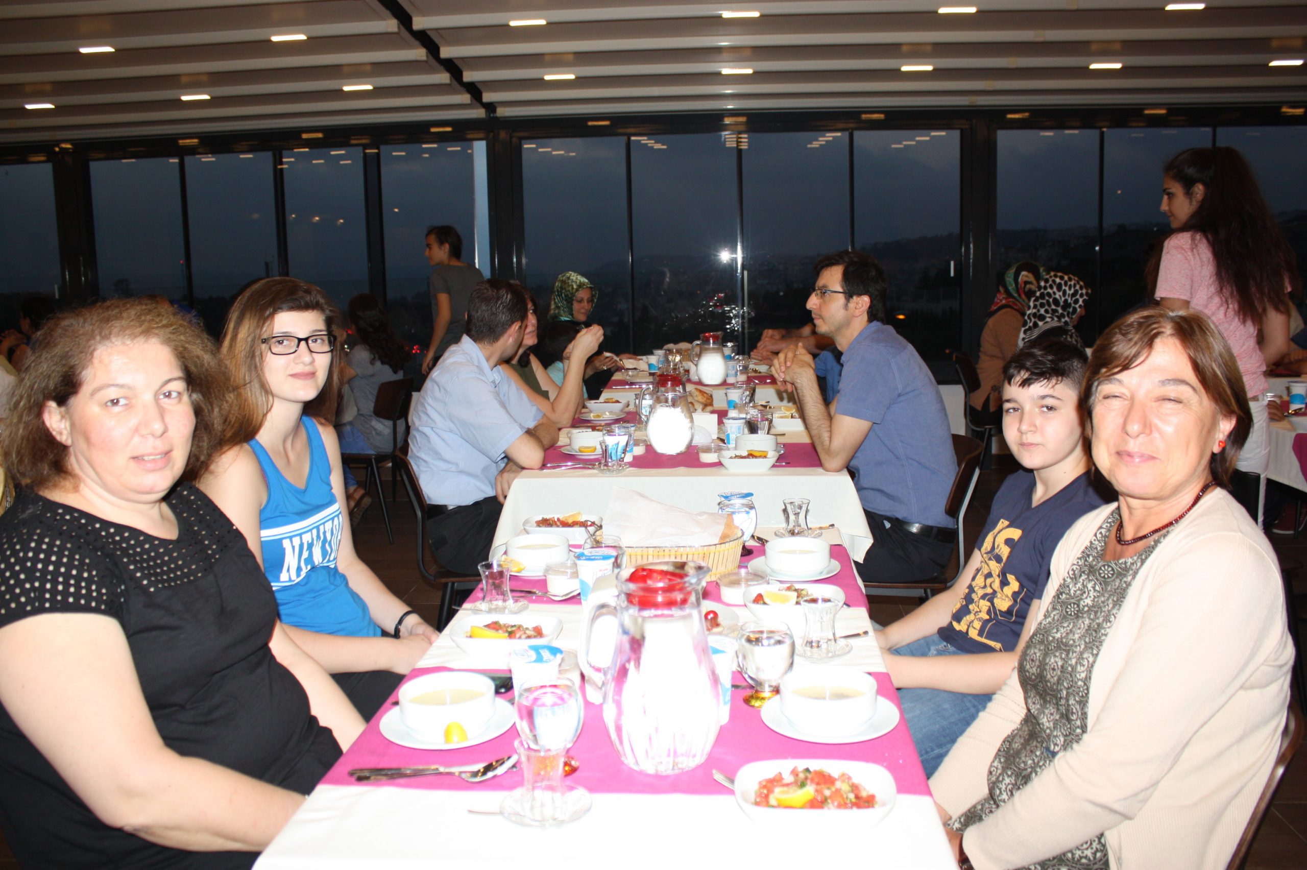 Petrol-İş Genel Merkezi'nde İftar Yemeği