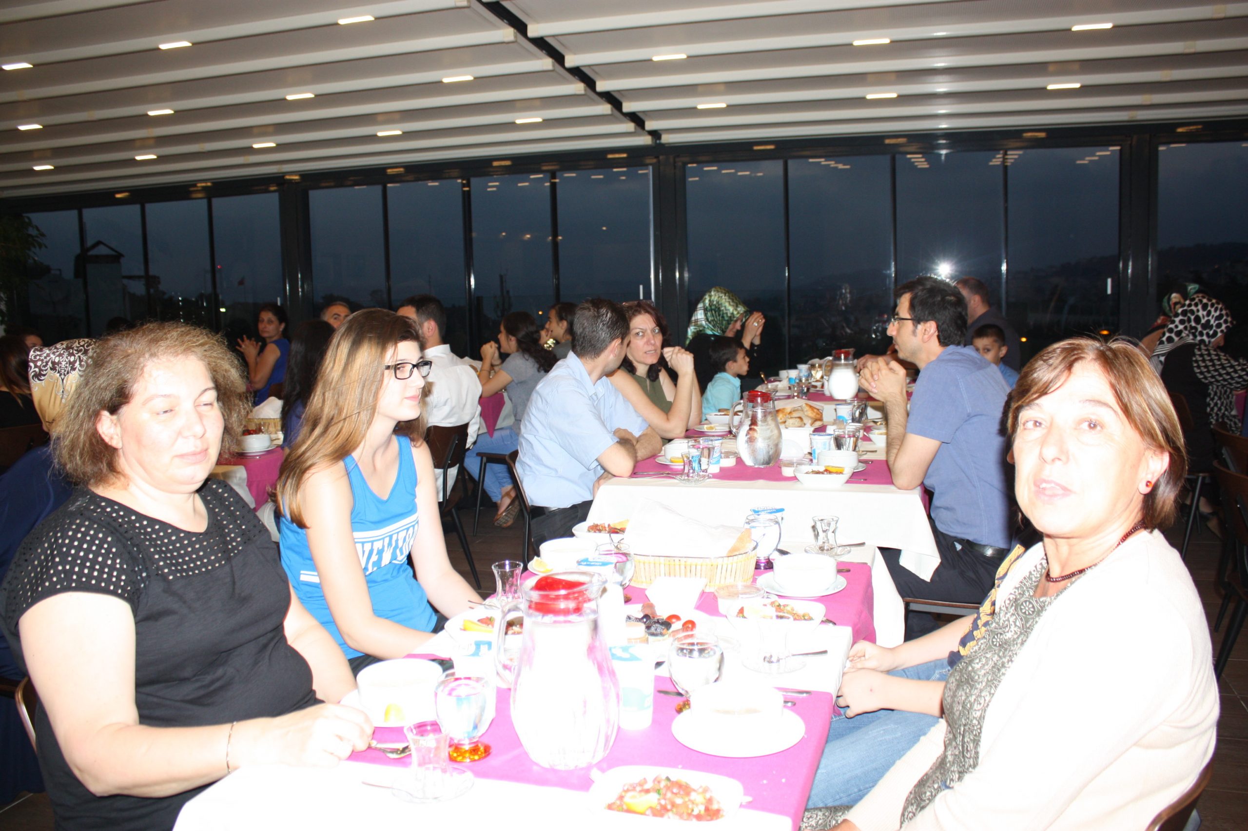 Petrol-İş Genel Merkezi'nde İftar Yemeği