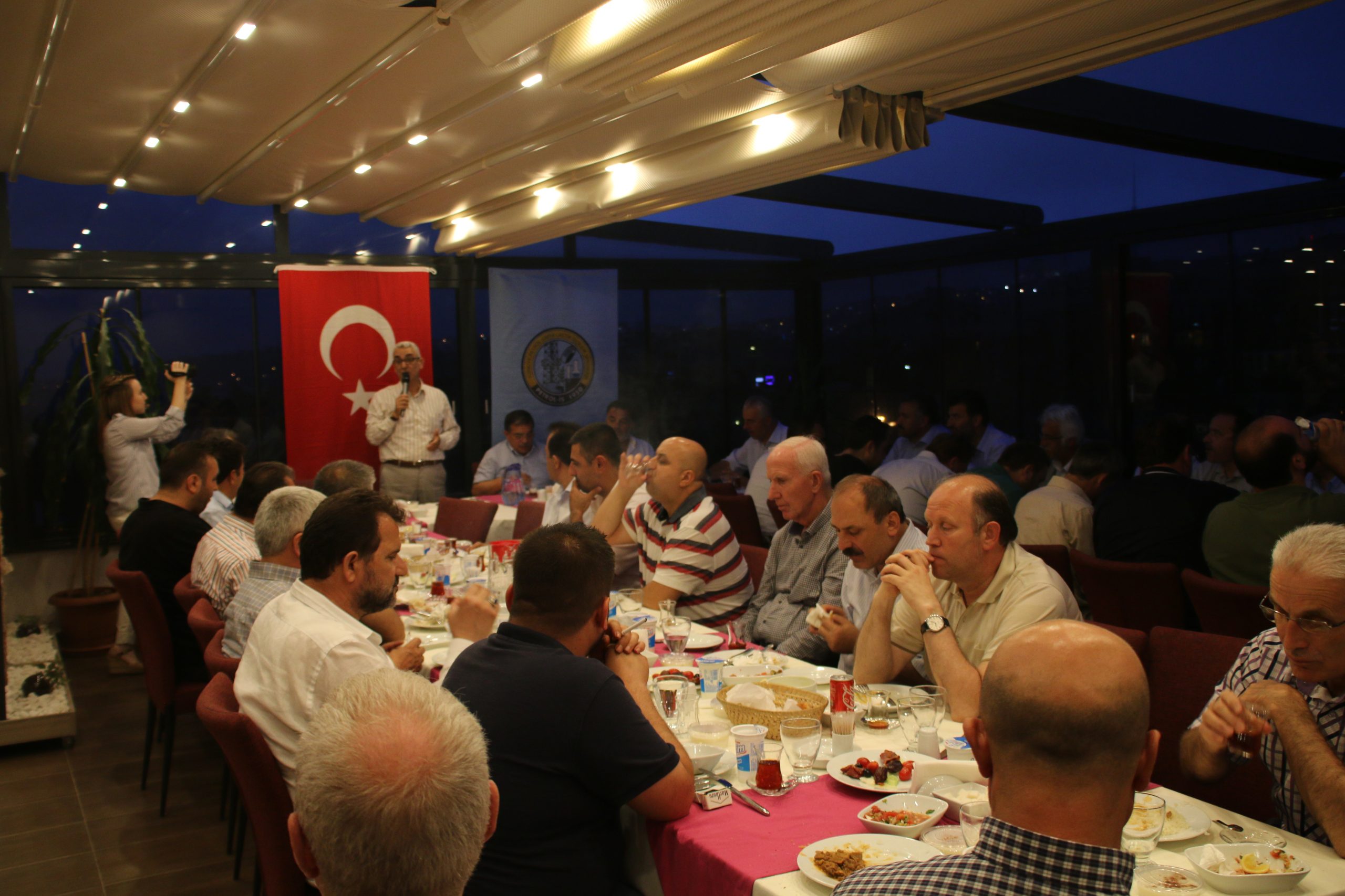 Petrol-İş Genel Merkezi'nde İftar Yemeği