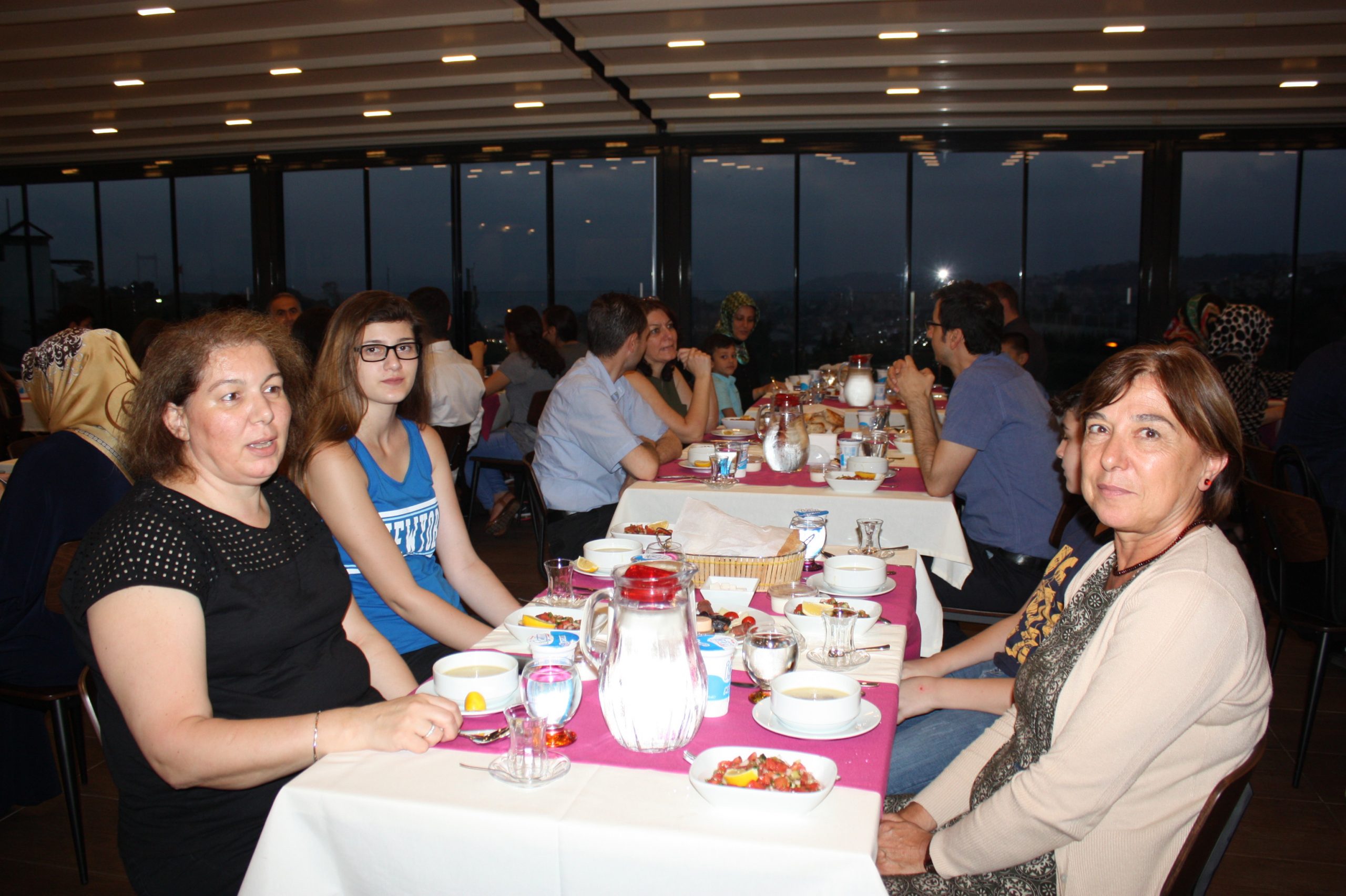 Petrol-İş Genel Merkezi'nde İftar Yemeği