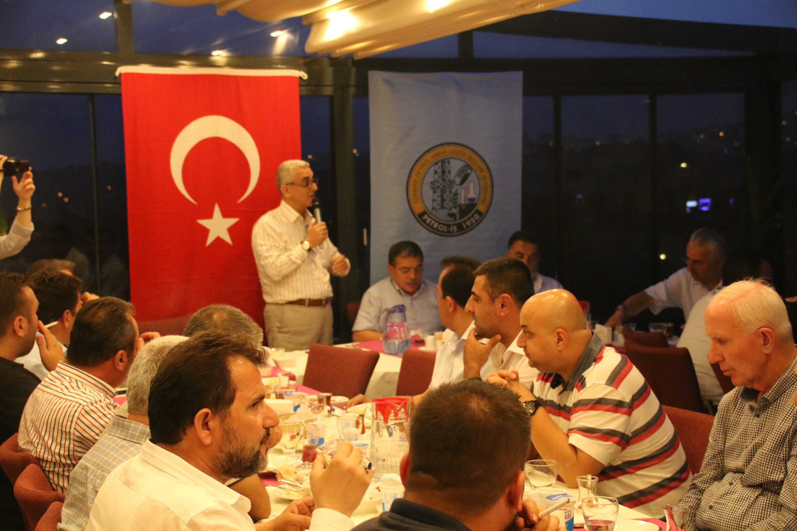 Petrol-İş Genel Merkezi'nde İftar Yemeği