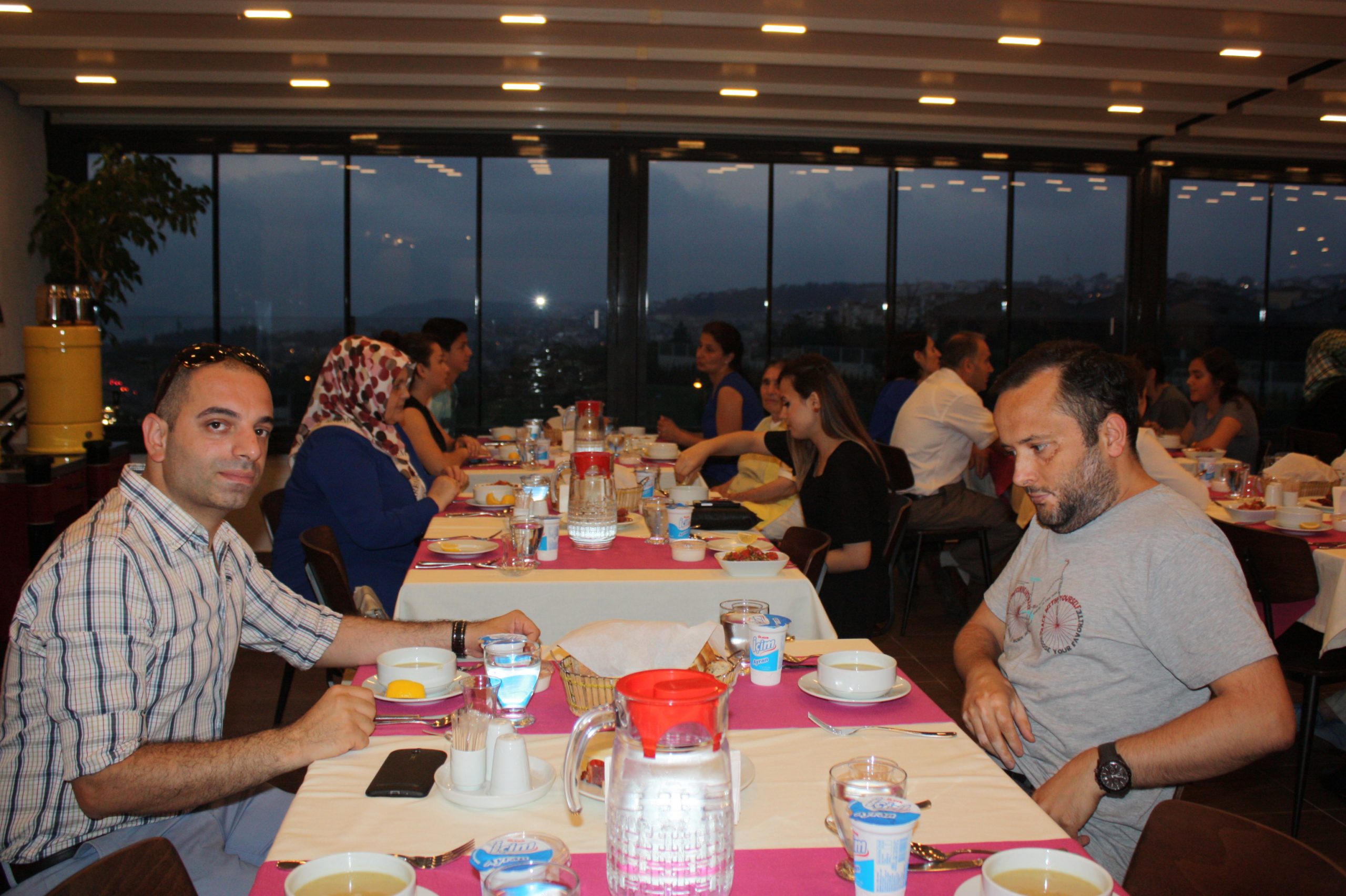 Petrol-İş Genel Merkezi'nde İftar Yemeği