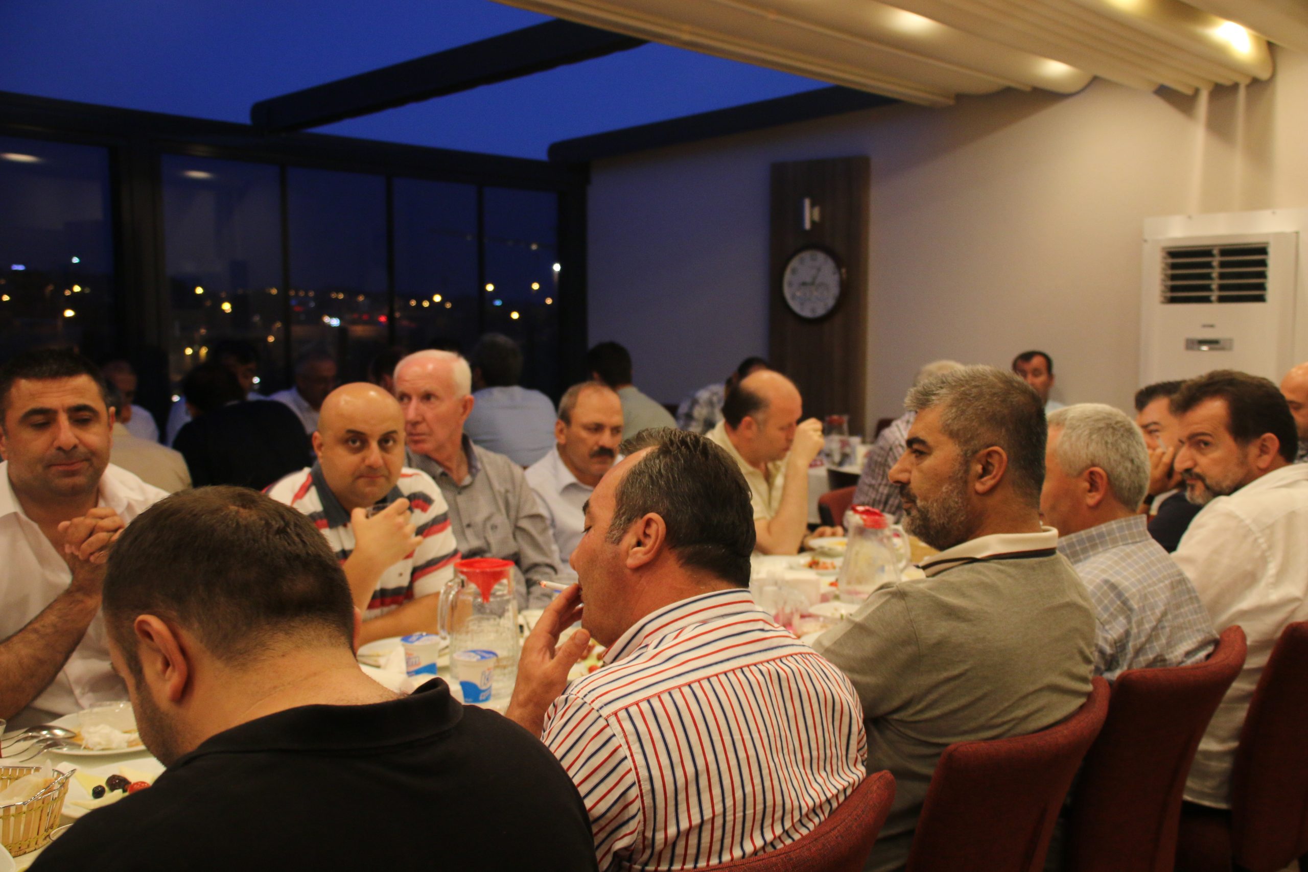 Petrol-İş Genel Merkezi'nde İftar Yemeği