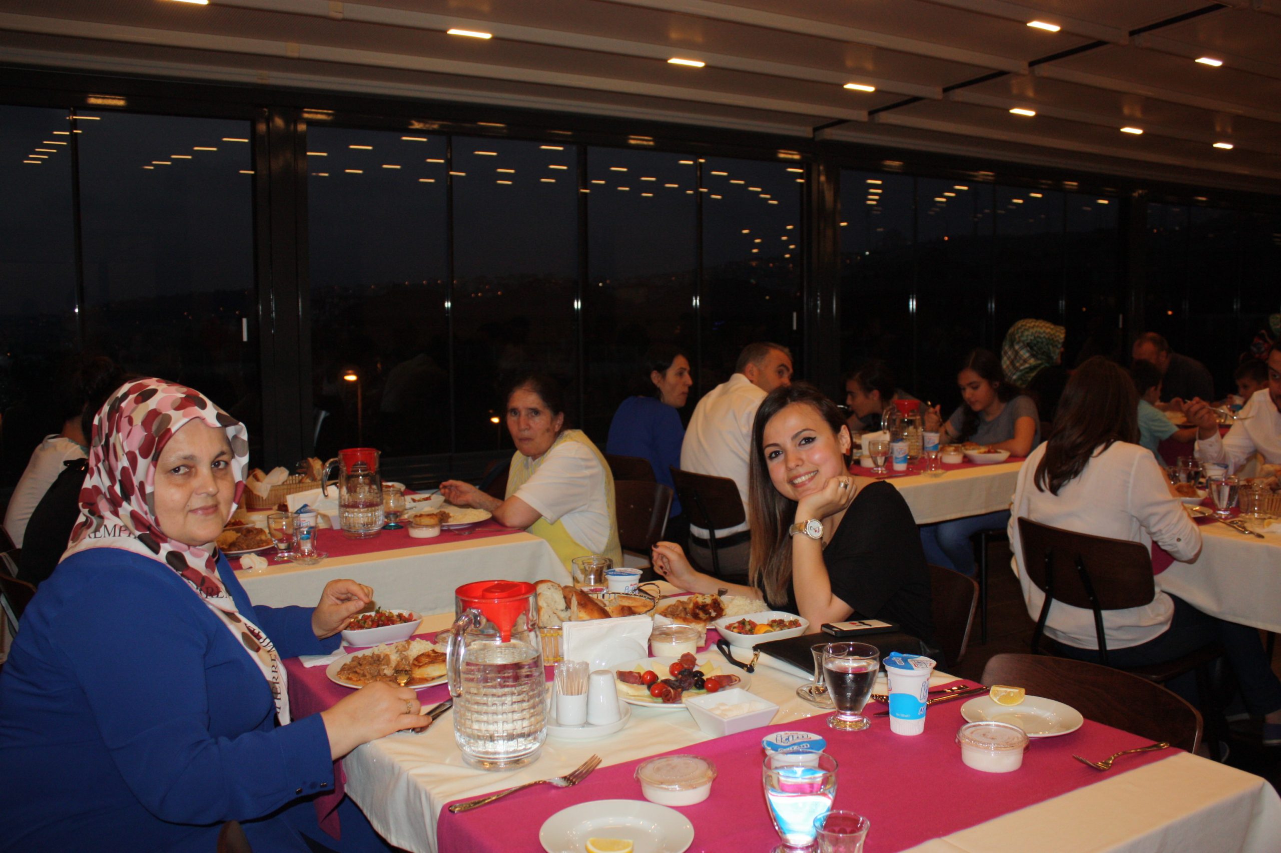 Petrol-İş Genel Merkezi'nde İftar Yemeği