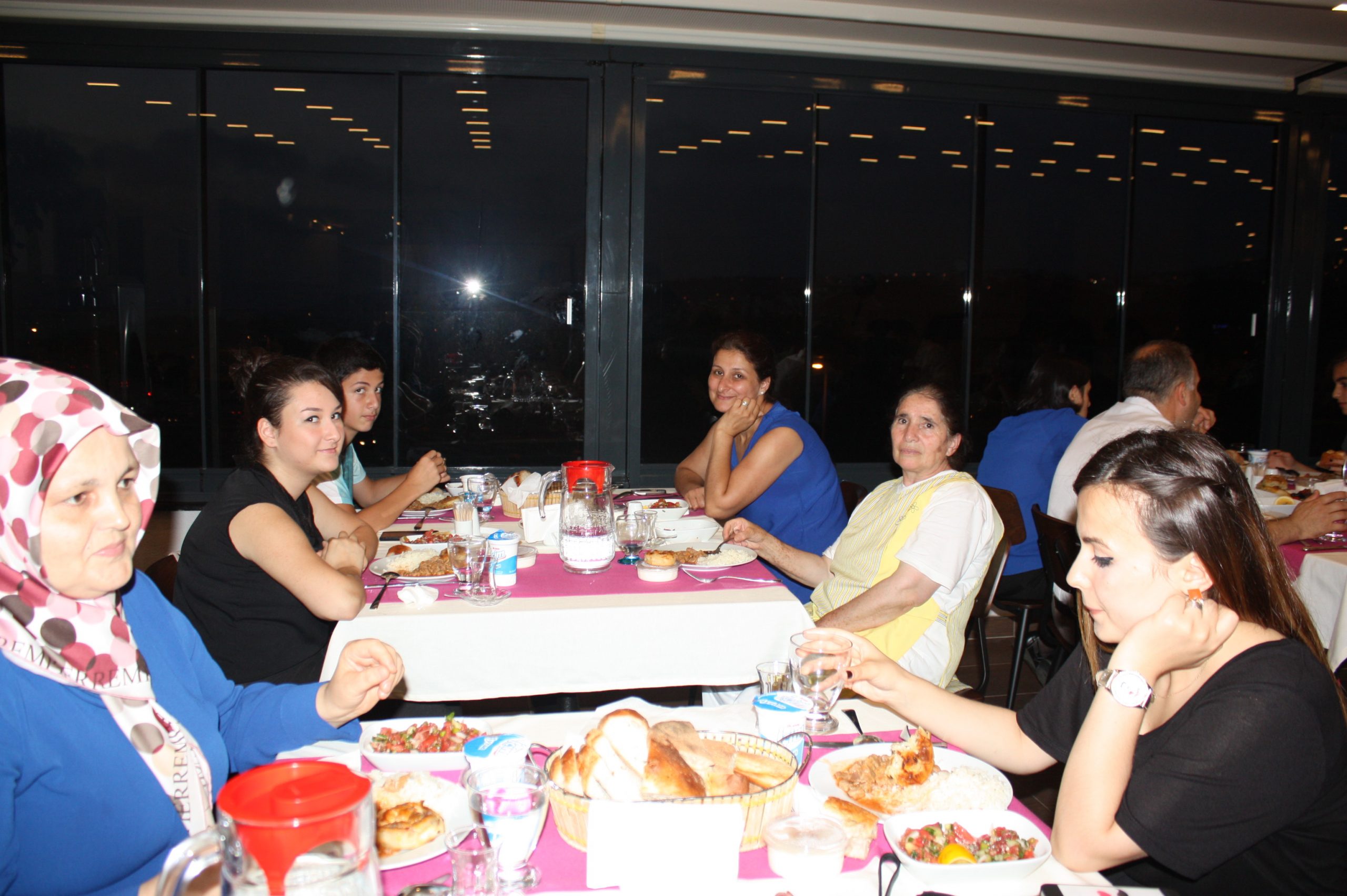 Petrol-İş Genel Merkezi'nde İftar Yemeği