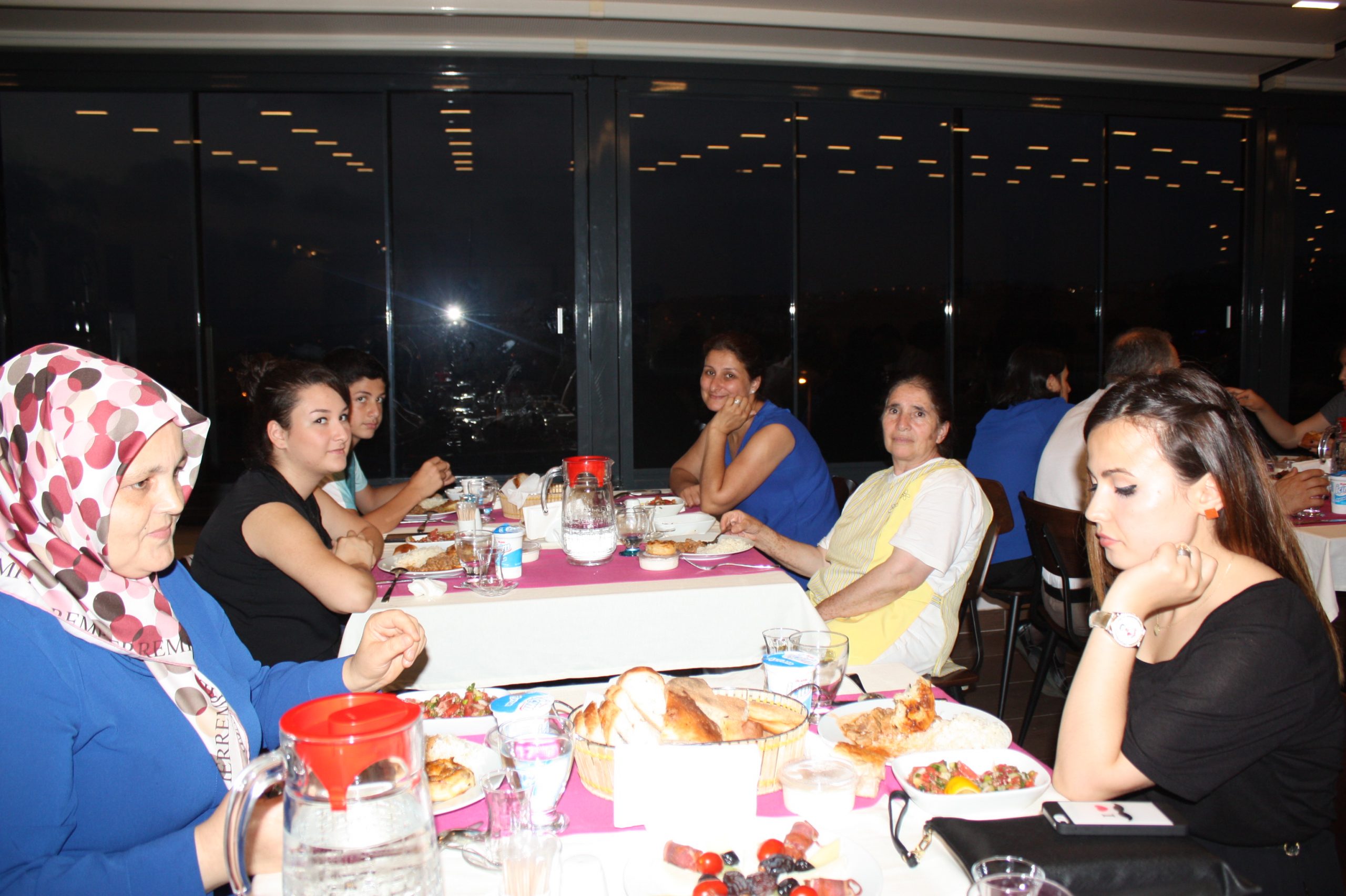 Petrol-İş Genel Merkezi'nde İftar Yemeği