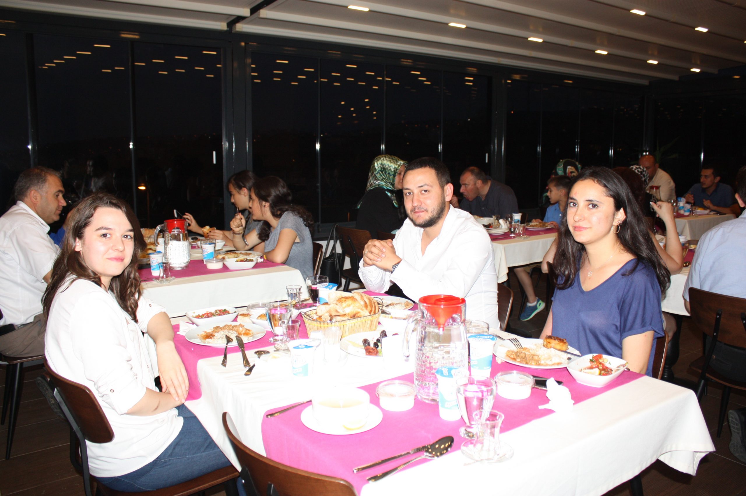 Petrol-İş Genel Merkezi'nde İftar Yemeği