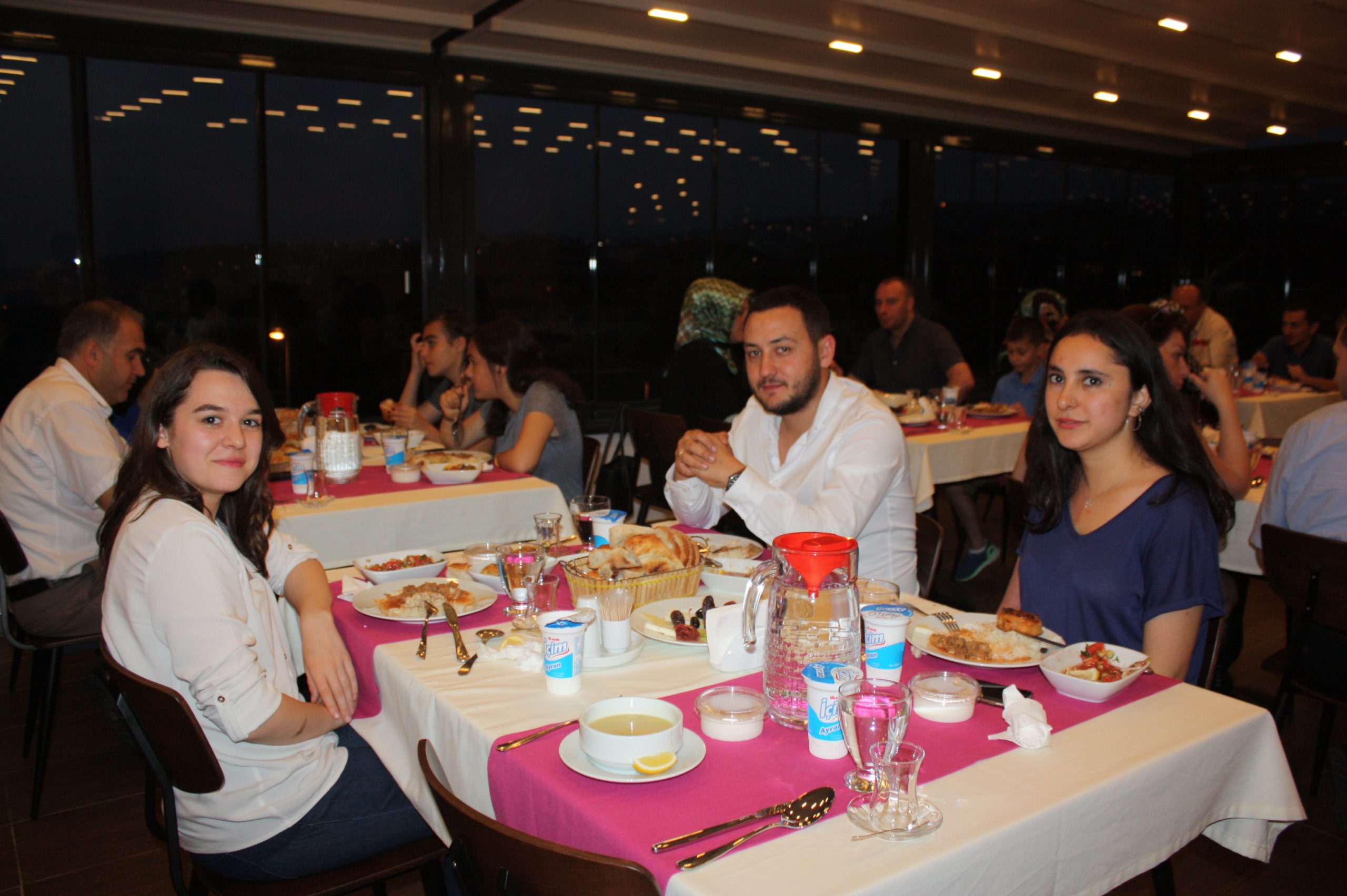 Petrol-İş Genel Merkezi'nde İftar Yemeği