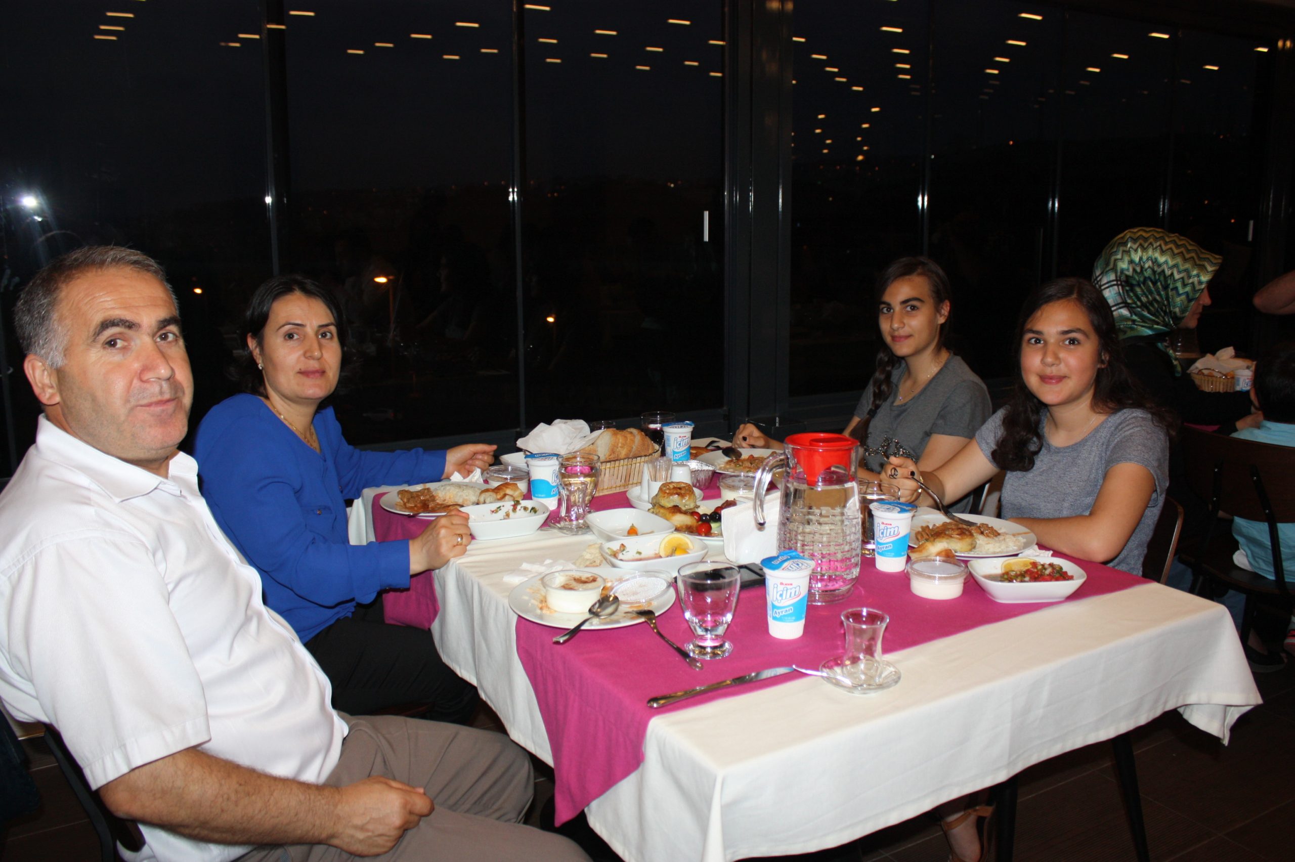 Petrol-İş Genel Merkezi'nde İftar Yemeği