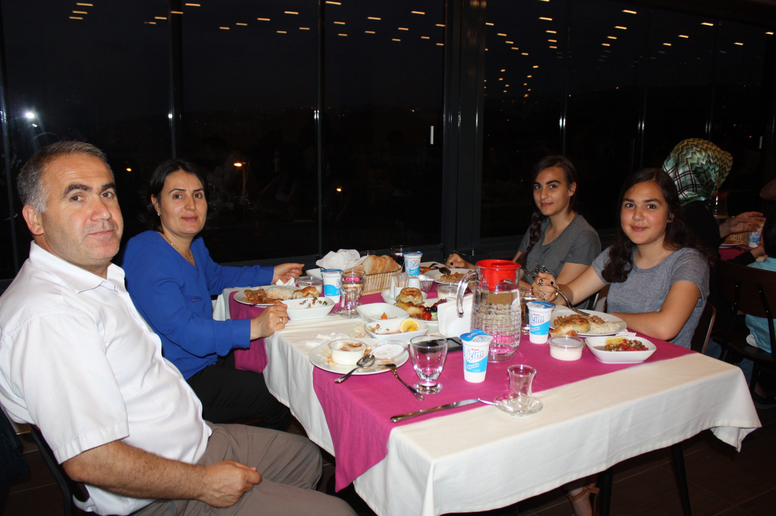 Petrol-İş Genel Merkezi'nde İftar Yemeği