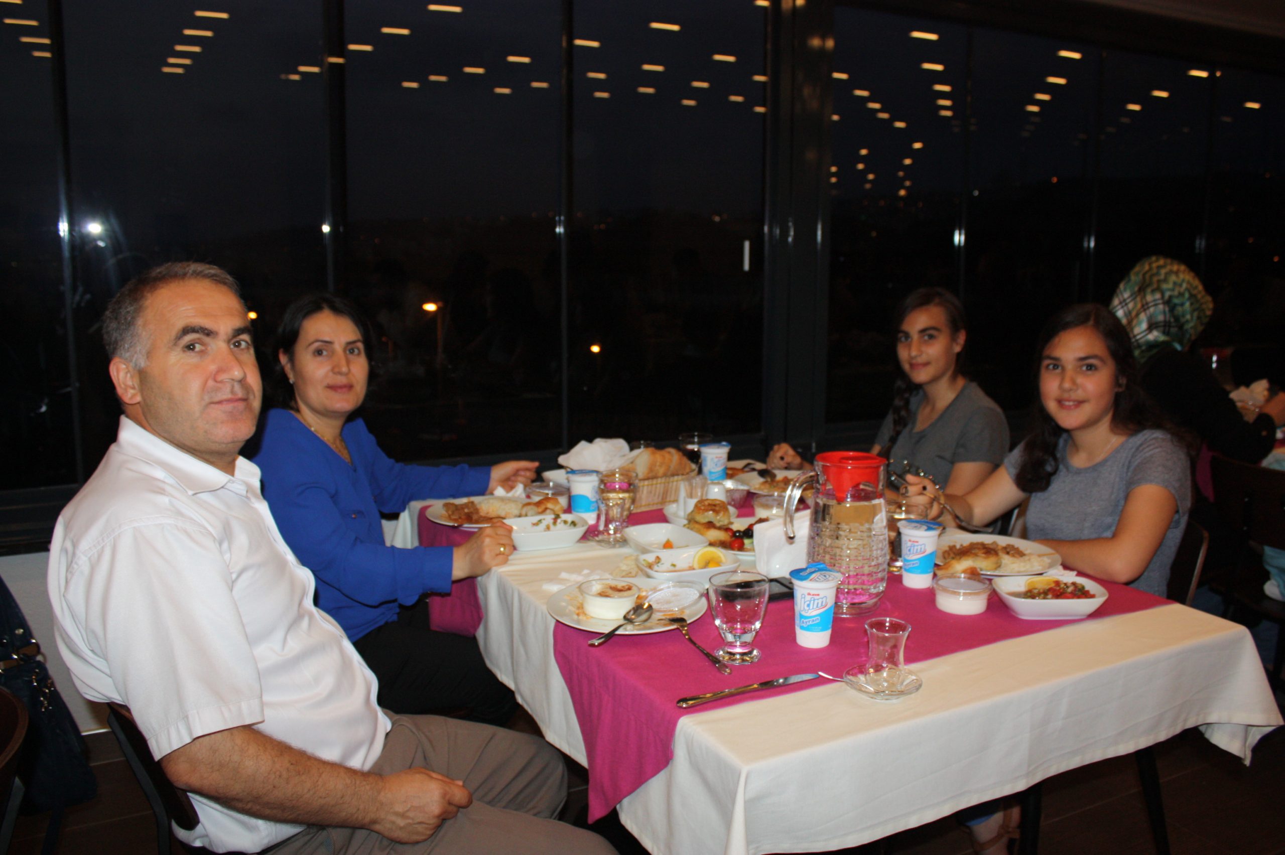 Petrol-İş Genel Merkezi'nde İftar Yemeği