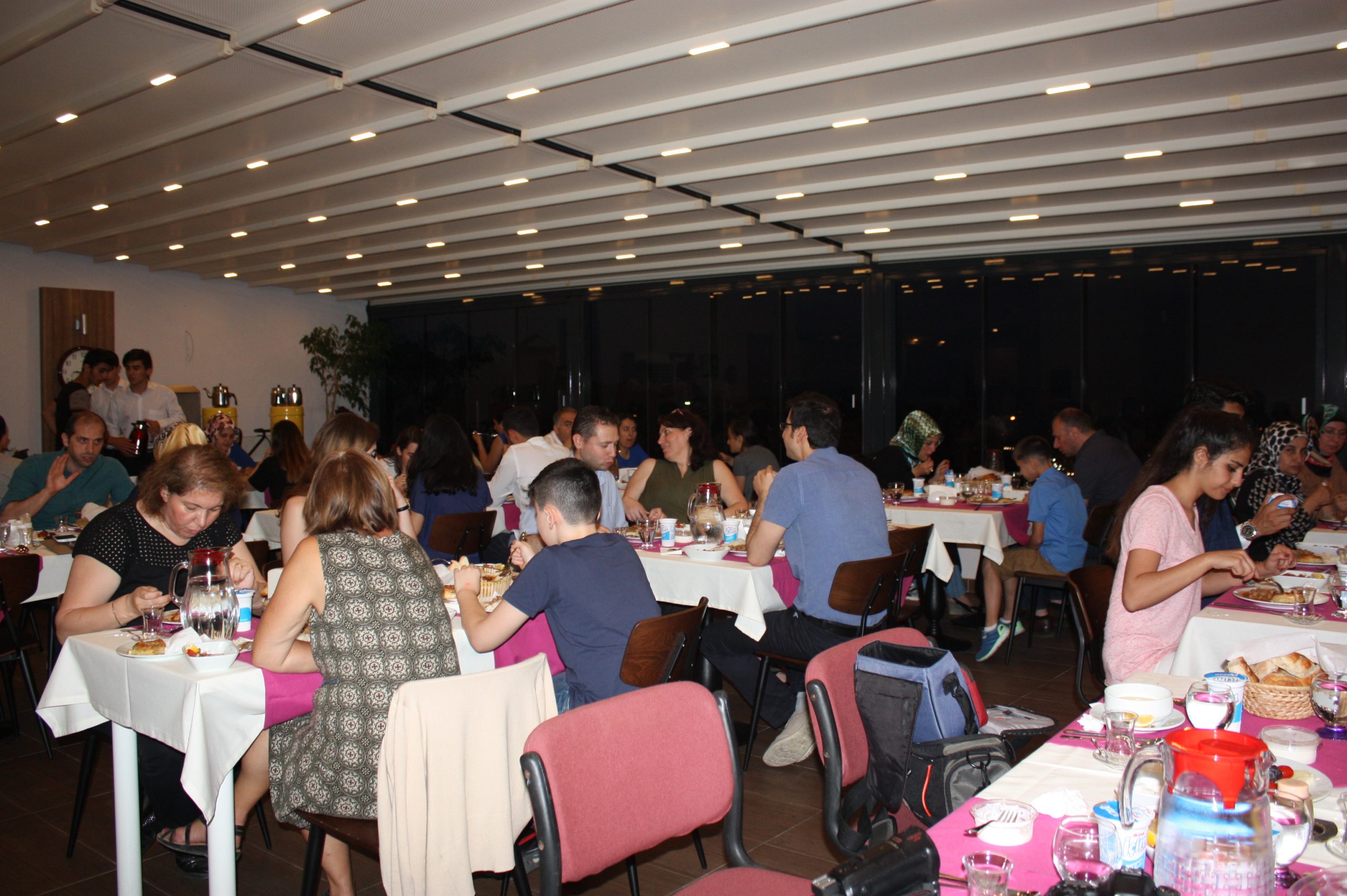 Petrol-İş Genel Merkezi'nde İftar Yemeği