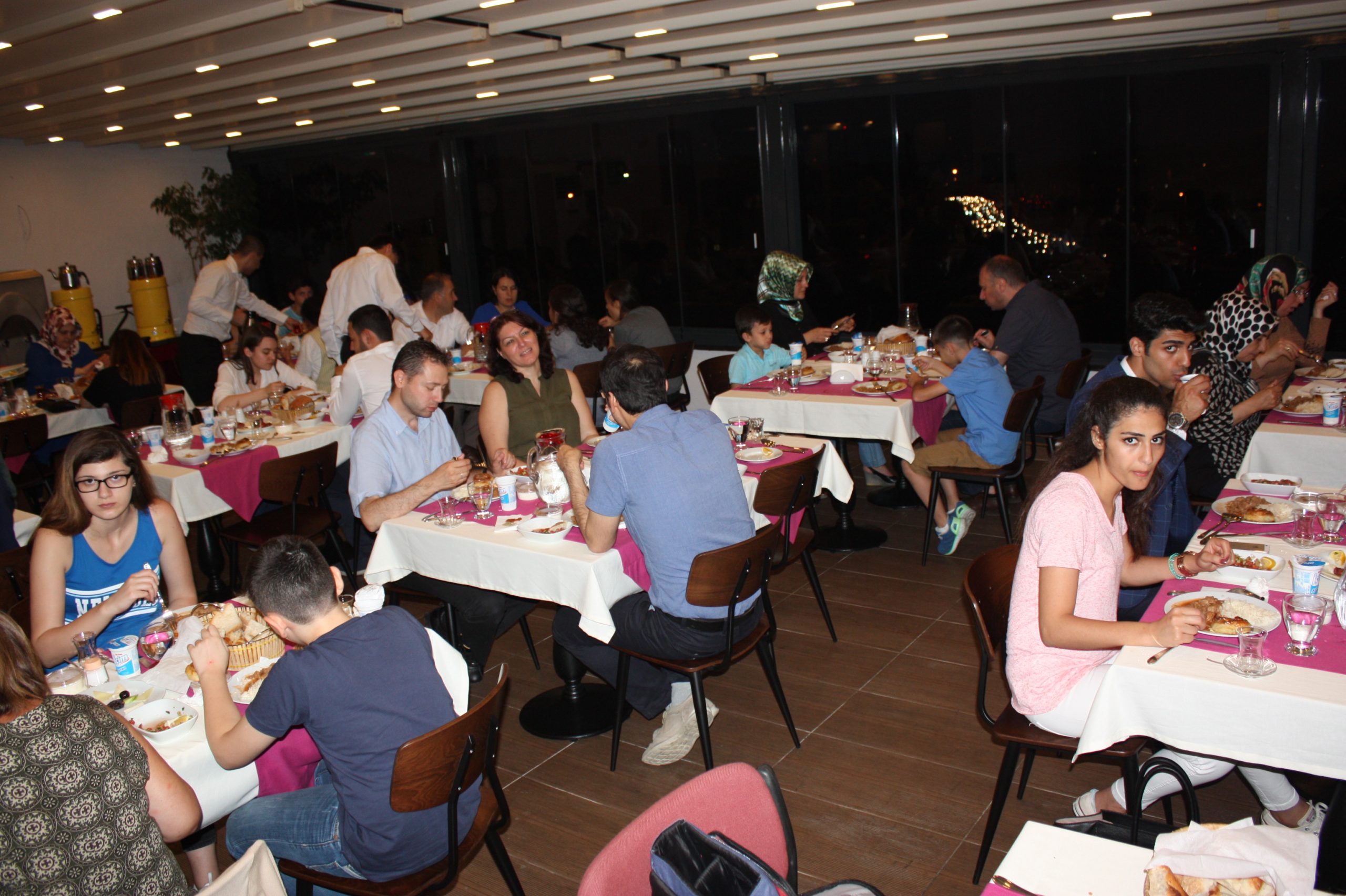 Petrol-İş Genel Merkezi'nde İftar Yemeği