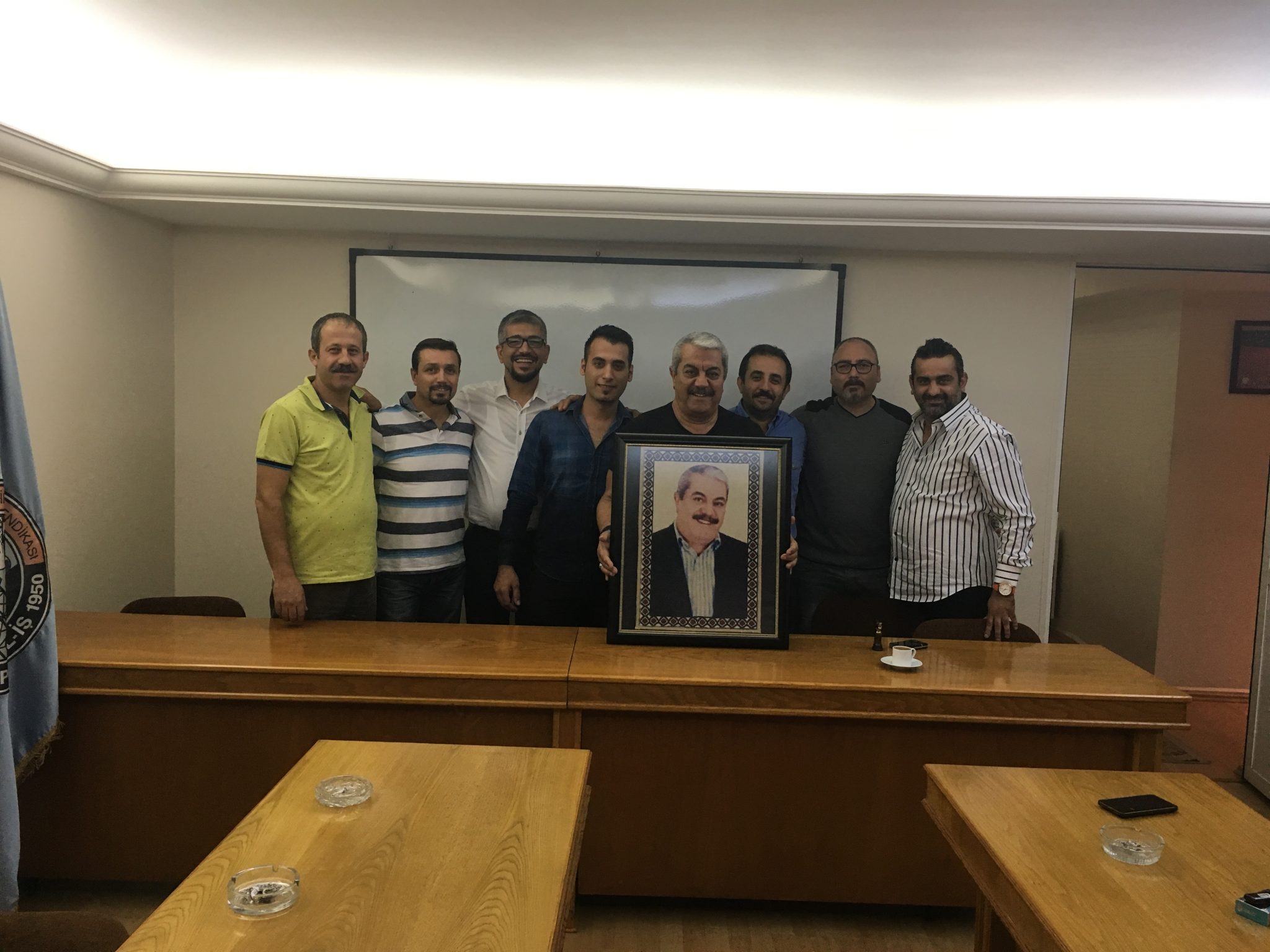 Üyelerimizden İzmir Şube Başkanımıza Hediye