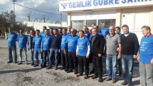 İzmir Şube Yönetimi Ve Temsilcileri Gemlik Gübre Grevci İşçilerini Ziyaret Etti