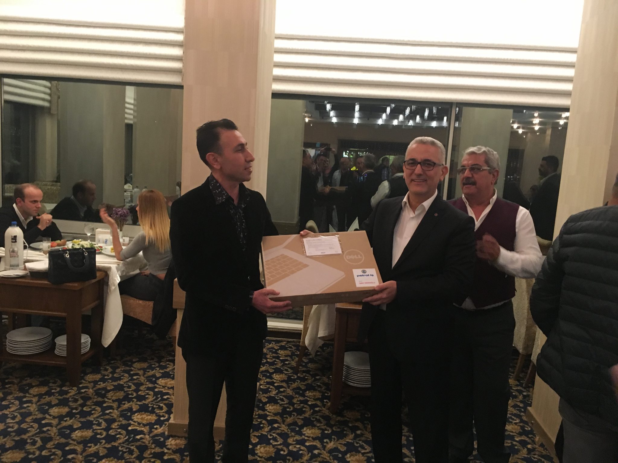 Merkez Yöneticilerimizin Katılımıyla İzmir Şubemizde Ödül Töreni Gerçekleşti