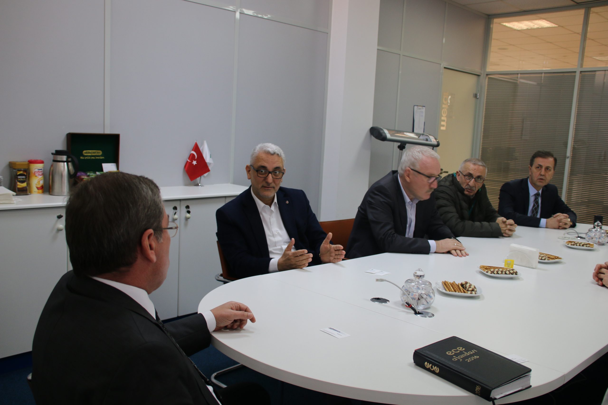 Merkez Yöneticilerimizden Mefar İlaç İşyeri’nde 8 Mart Kutlaması