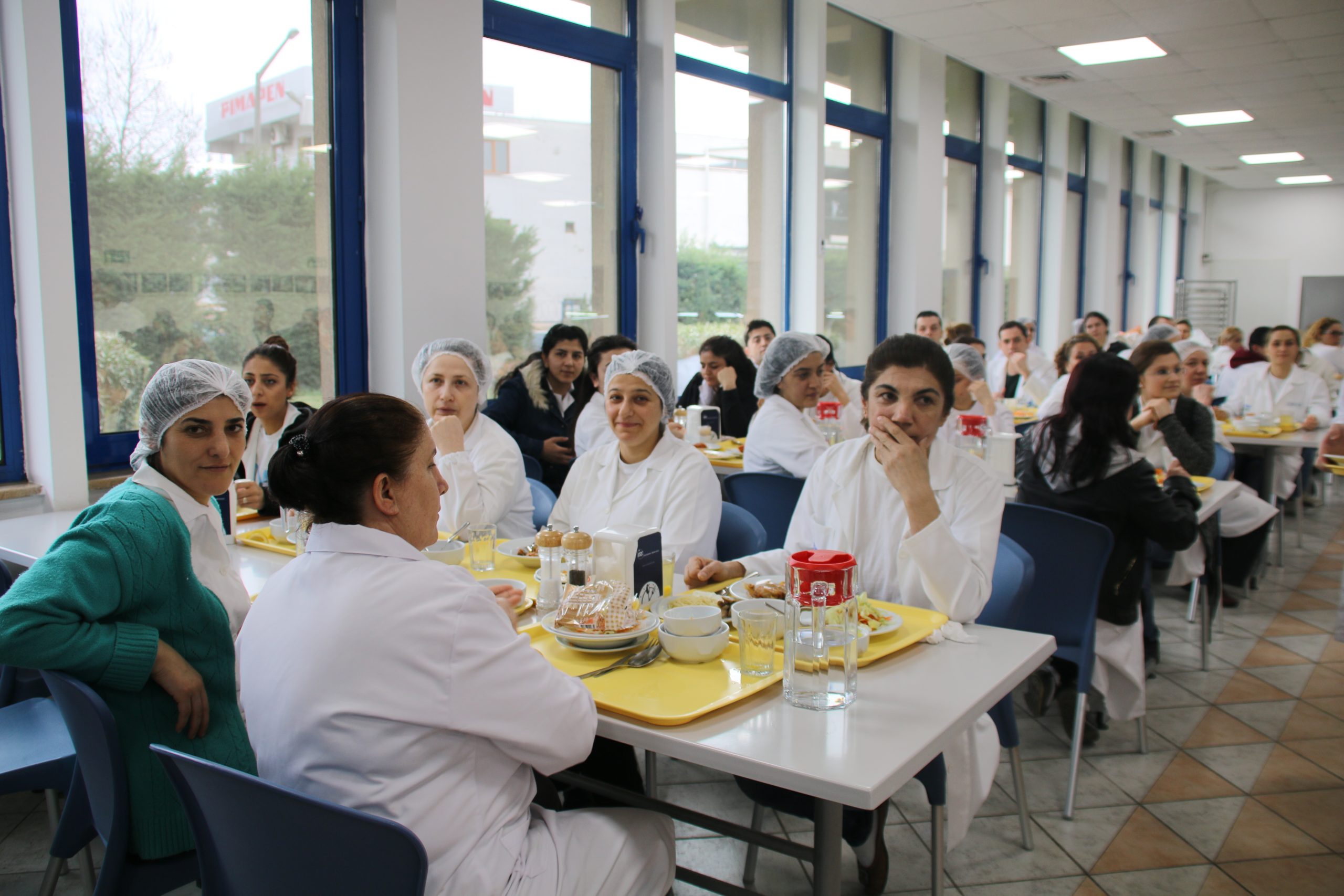 Merkez Yöneticilerimizden Mefar İlaç İşyeri’nde 8 Mart Kutlaması